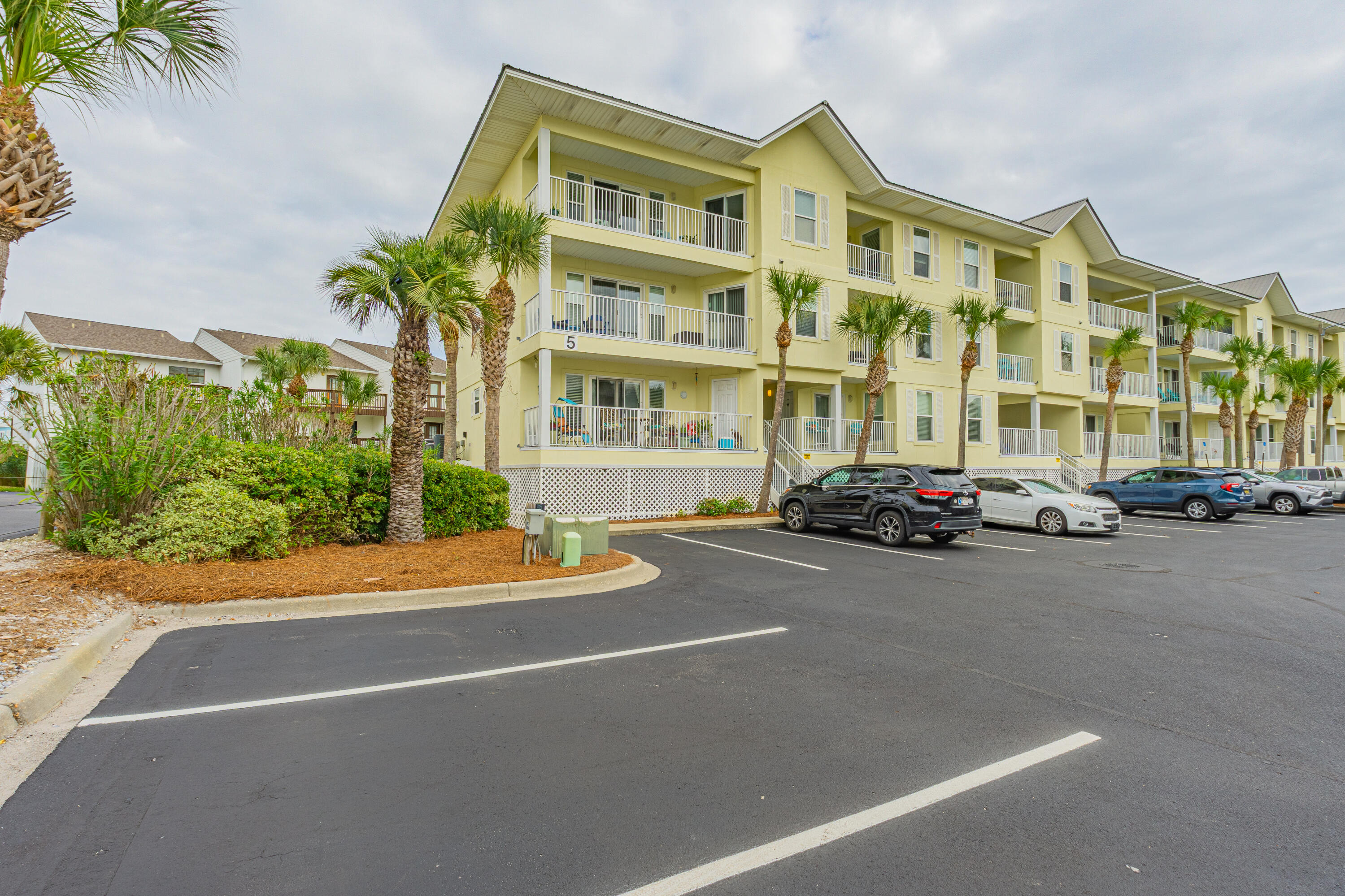 GULF ISLAND CONDOMINIUM - Residential