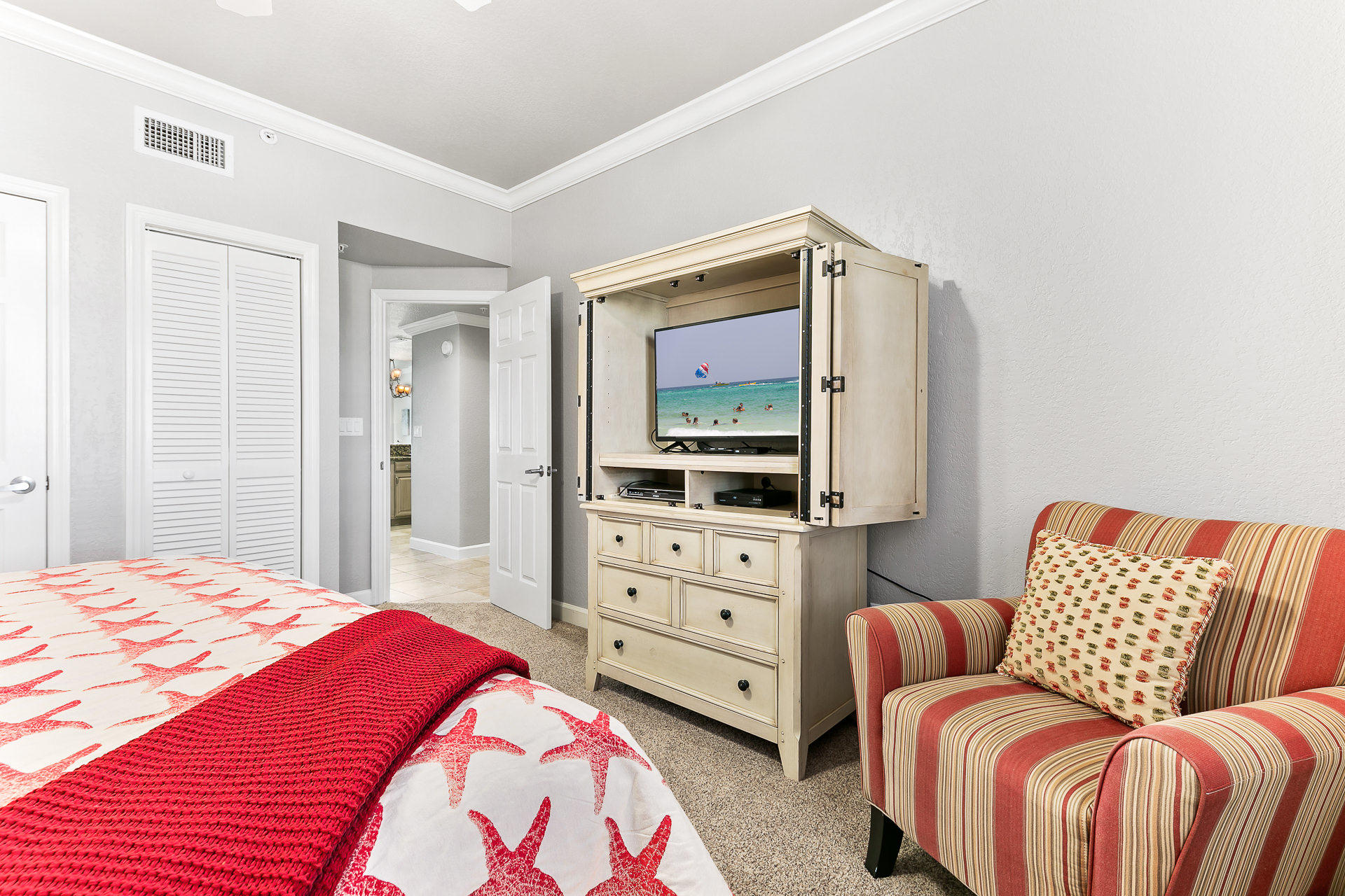 SUMMERCHASE CONDO

Inn at Crystal Beach - Residential