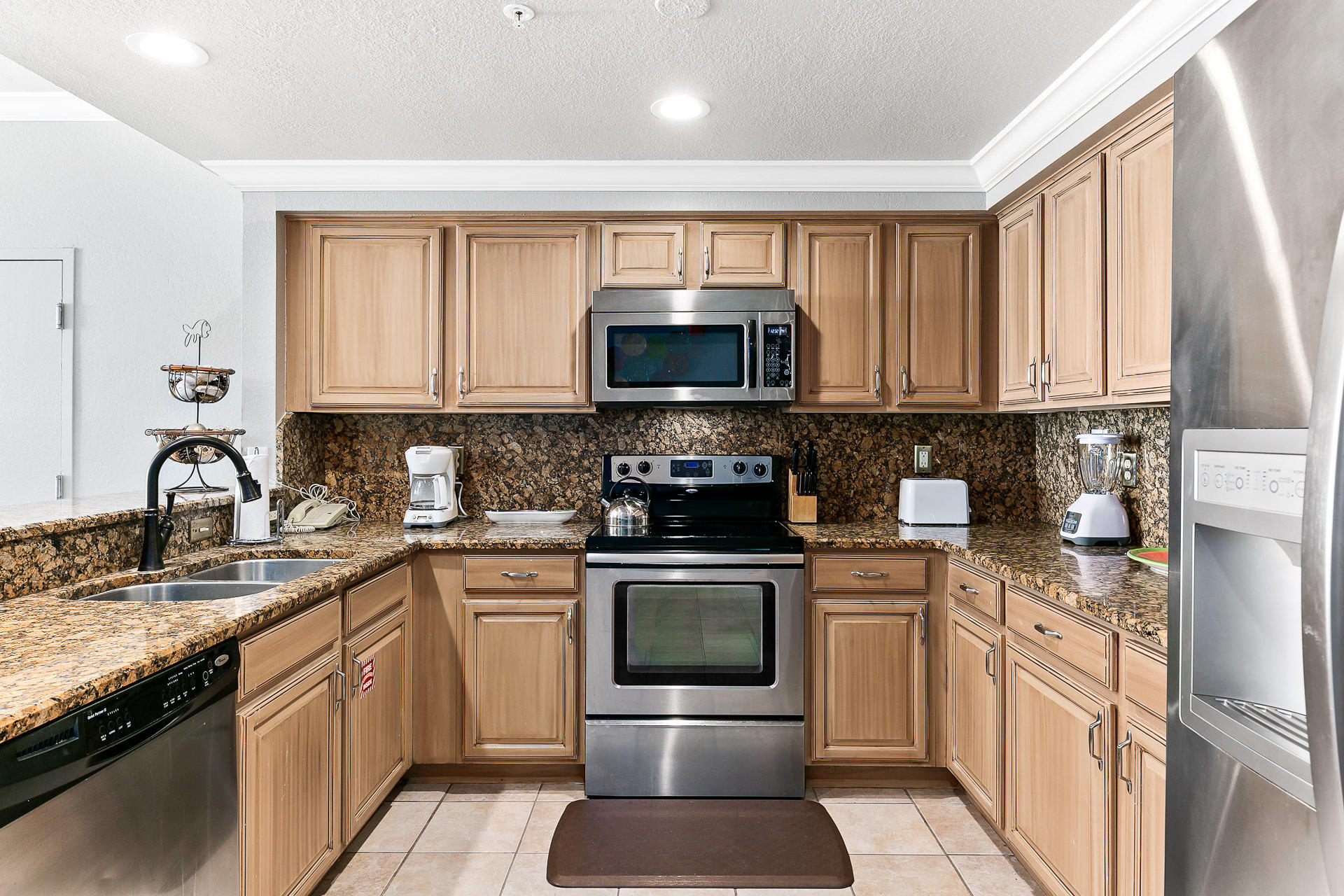 SUMMERCHASE CONDO

Inn at Crystal Beach - Residential