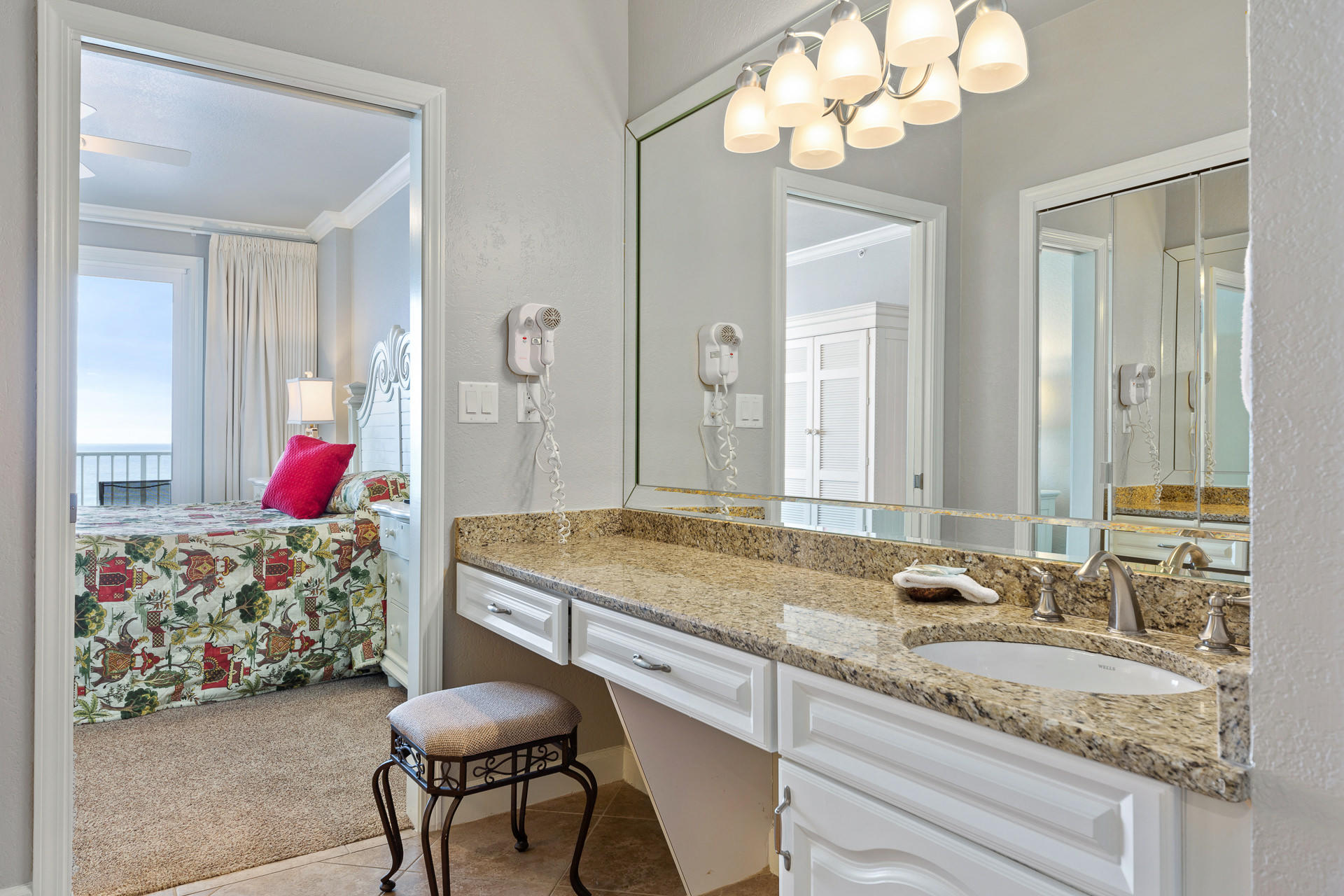 SUMMERCHASE CONDO

Inn at Crystal Beach - Residential