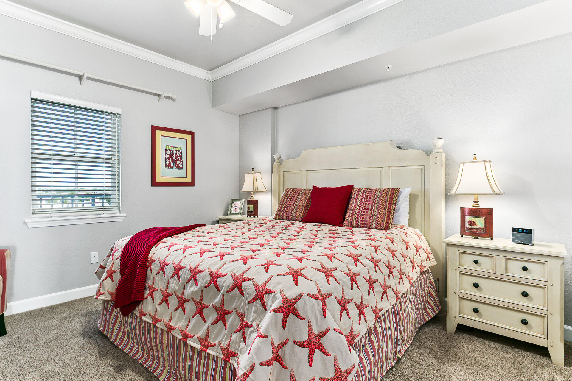 SUMMERCHASE CONDO

Inn at Crystal Beach - Residential