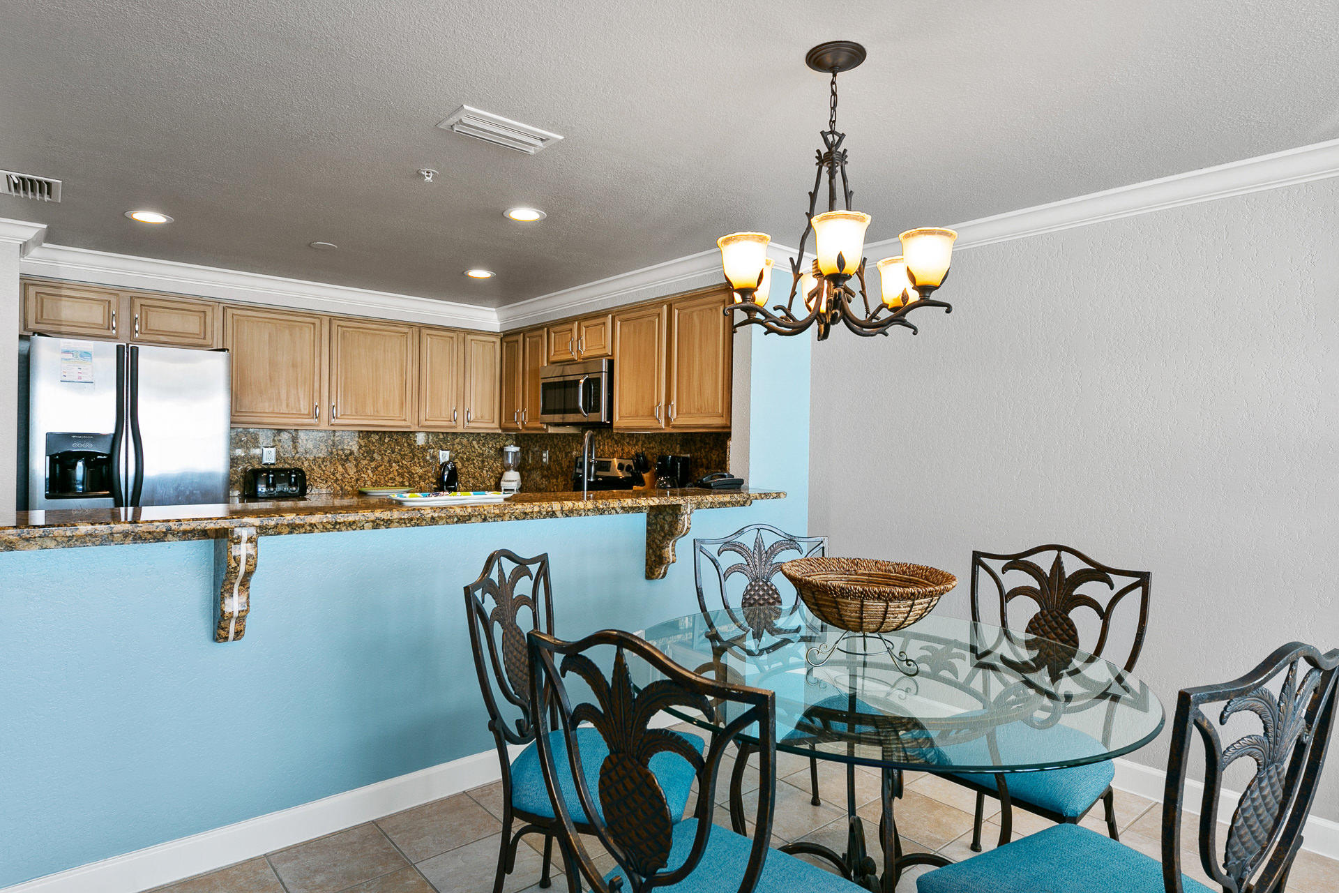 SUMMERCHASE CONDO

Inn at Crystal Beach - Residential