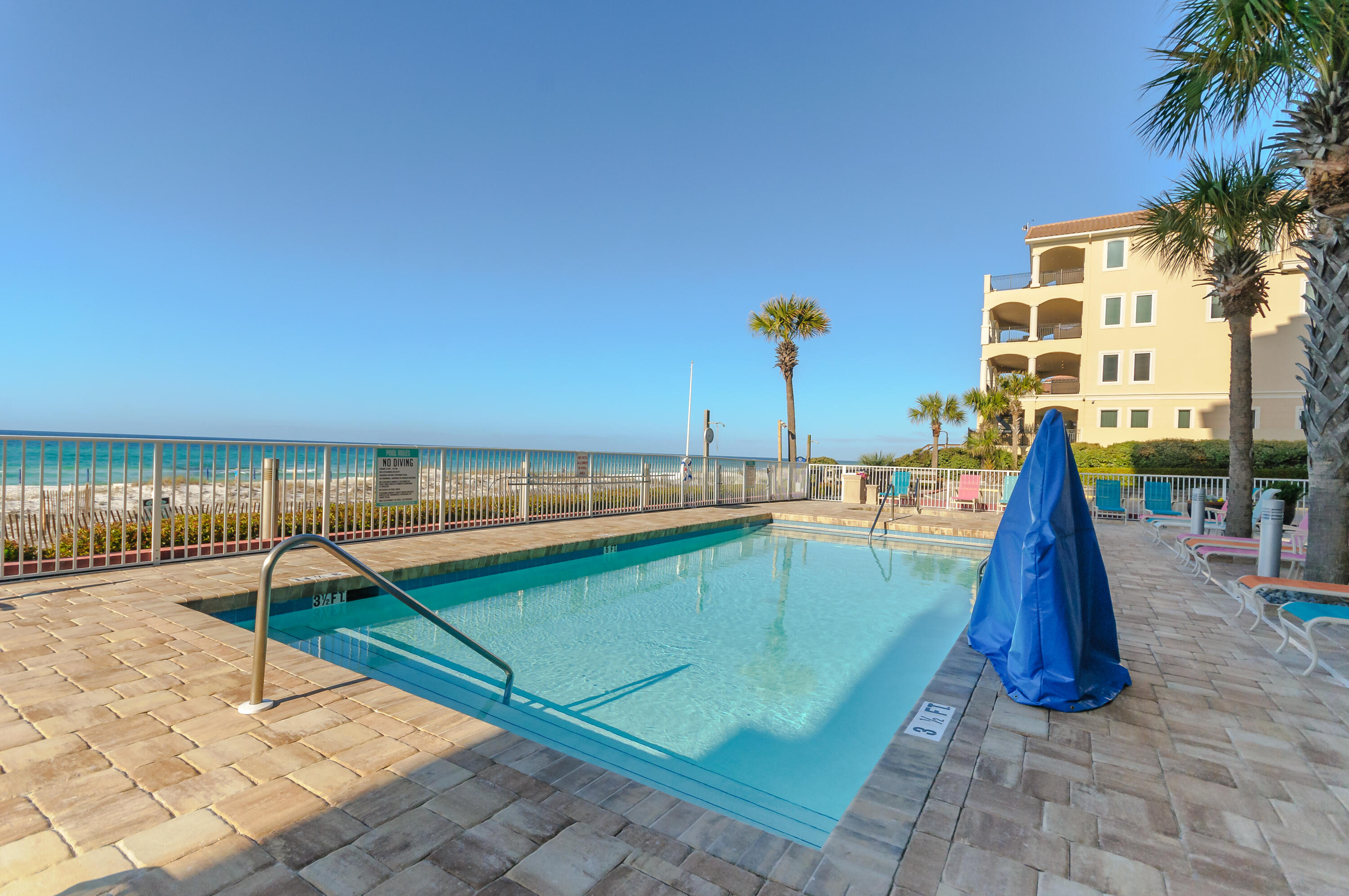 SUMMERCHASE CONDO

Inn at Crystal Beach - Residential
