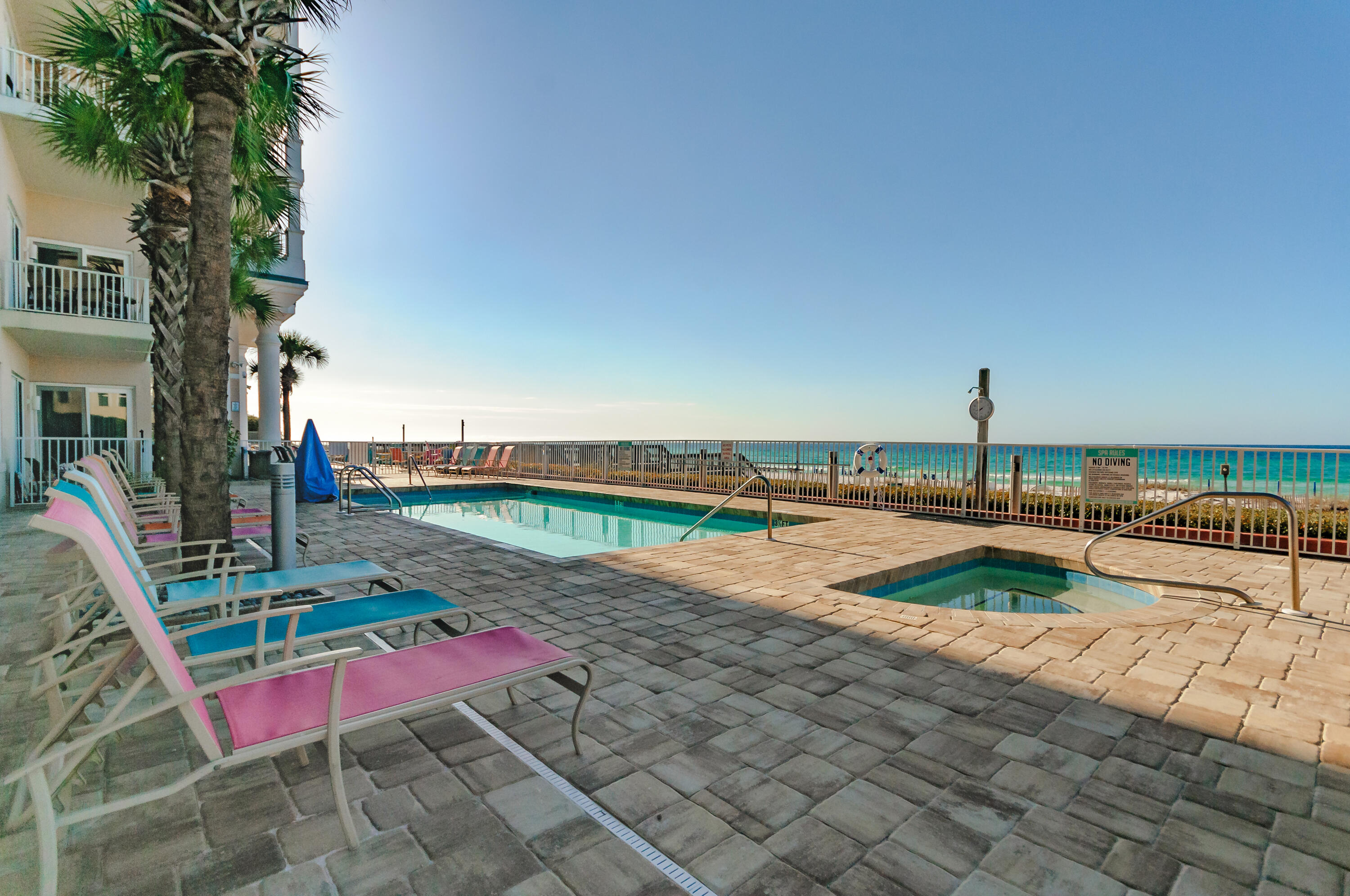SUMMERCHASE CONDO

Inn at Crystal Beach - Residential