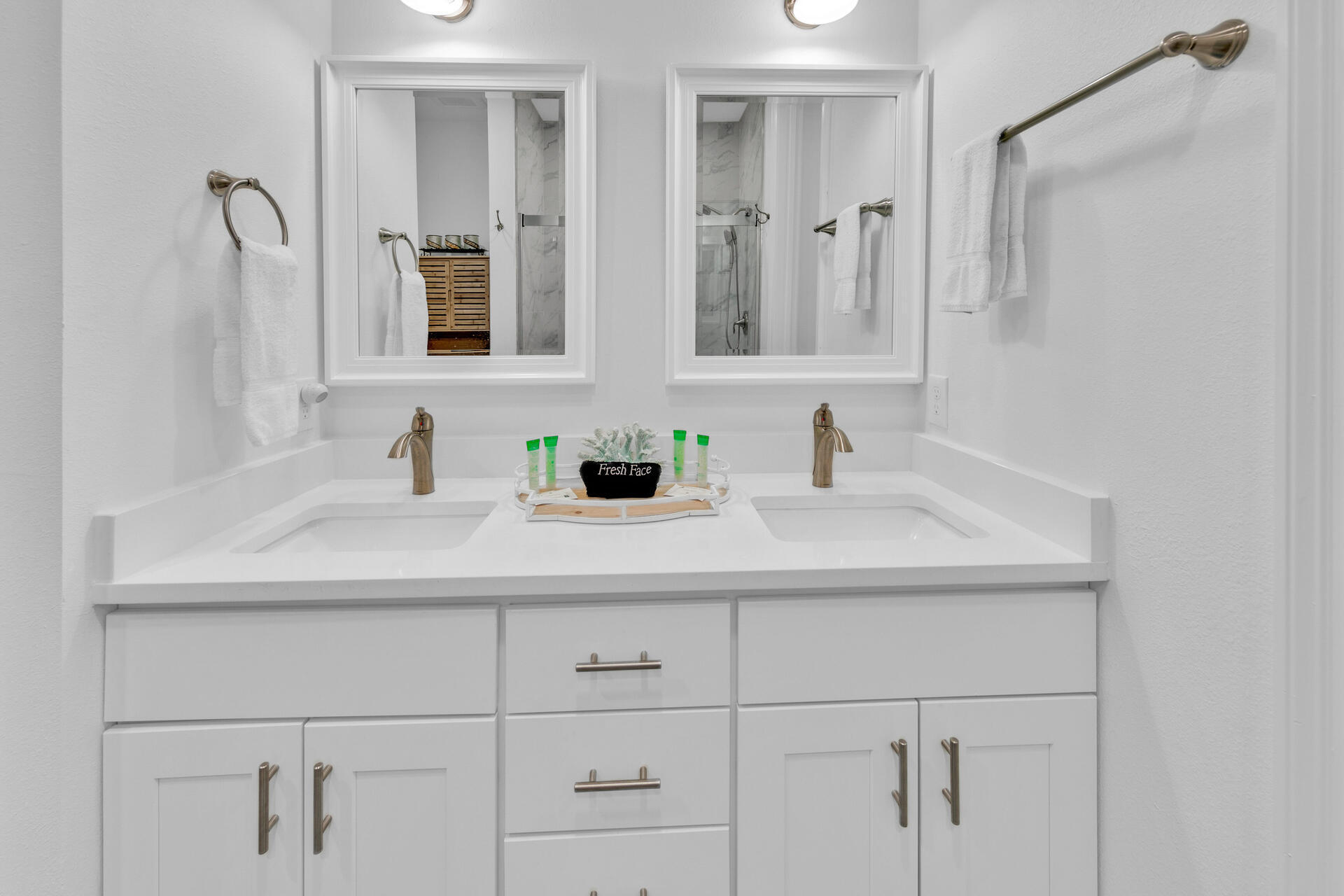 GULF PLACE RESIDENCES - Residential