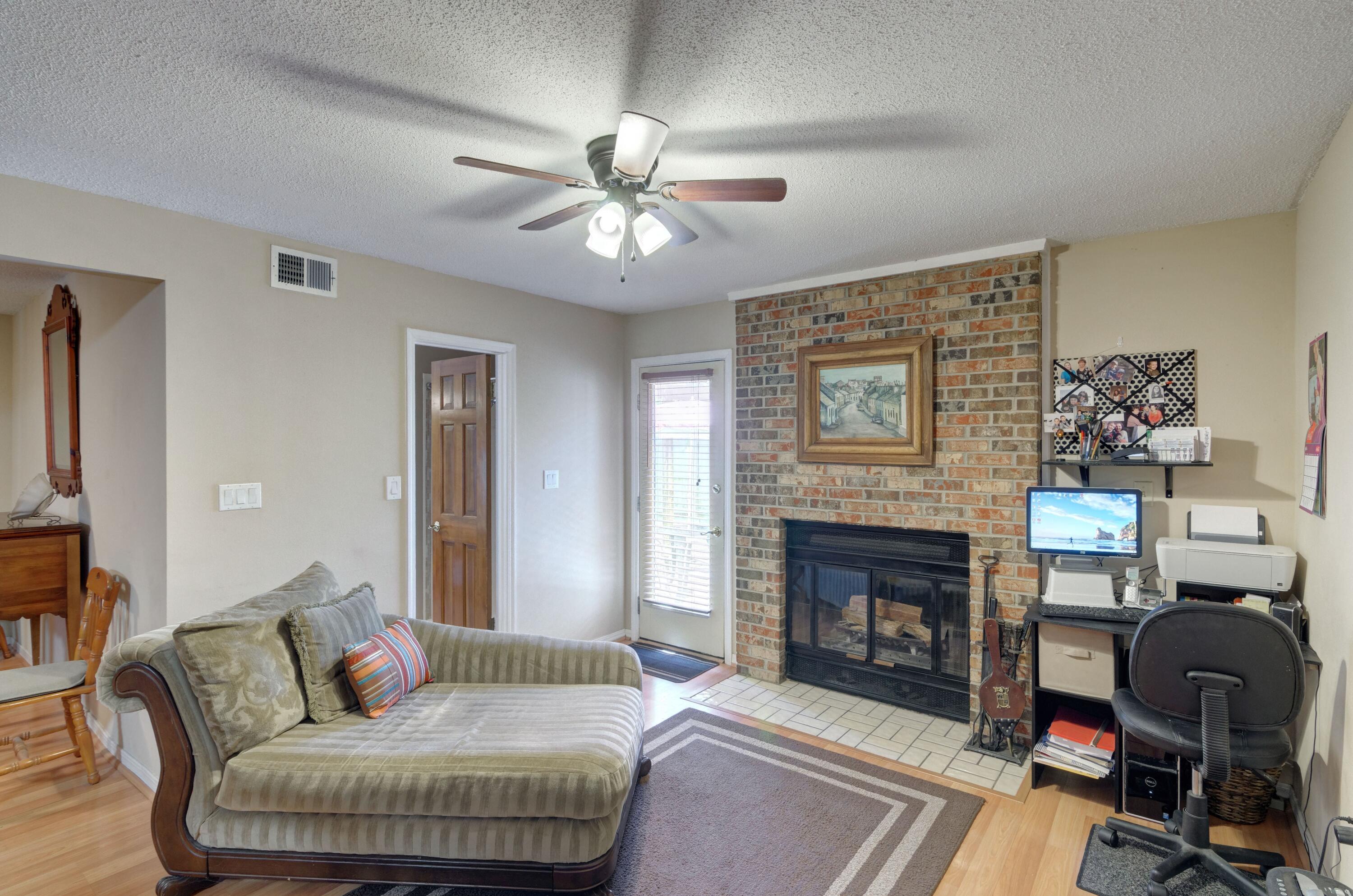 DONLABROOK GARDYNS - Residential