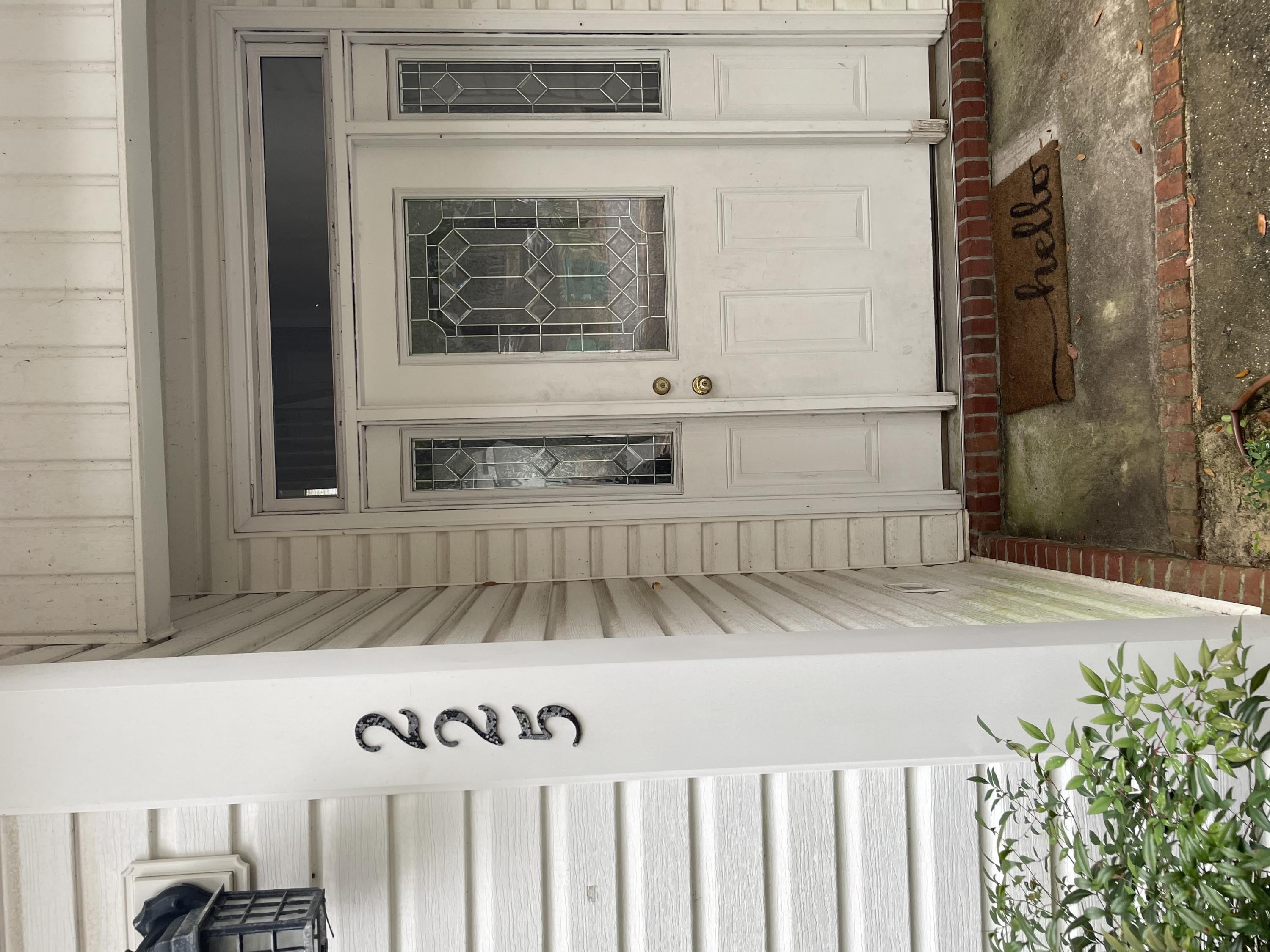 Well Maintained 3 bedroom townhome just behind Turkey creek Walking trail.  Spacious open floor plan.  Downstairs features a corner fireplace, Breakfast bar, and a large pantry.  Master features include large walk in closet, Master bath includes garden tub, step in shower and a water closet.