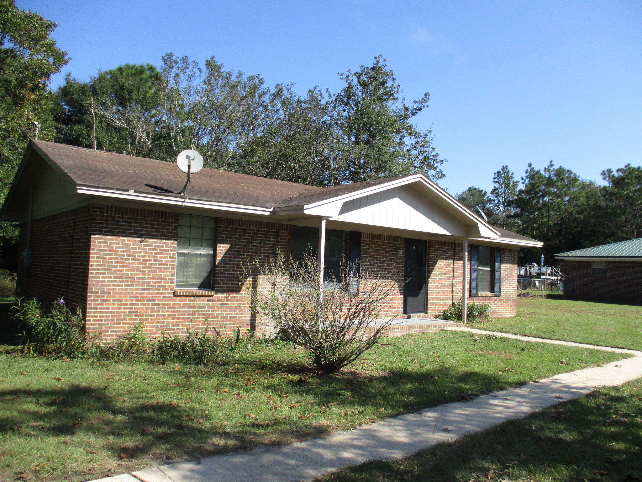 Cute 3 bedroom 1 bath home for rent in DeFuniak Springs. This property features a roomy kitchen with breakfast bar and counter space. Large yard. This property is vacant and ready for a fast move-in!