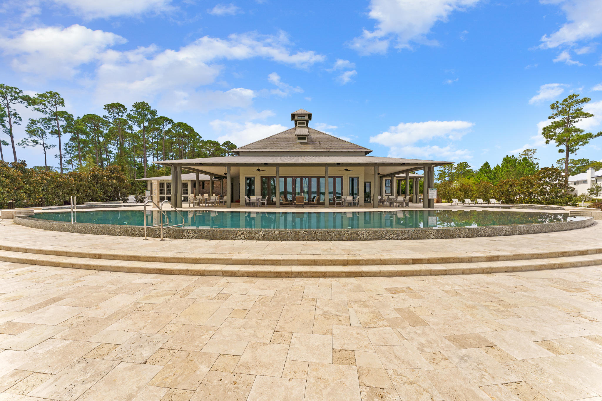 CHURCHILL OAKS - Land