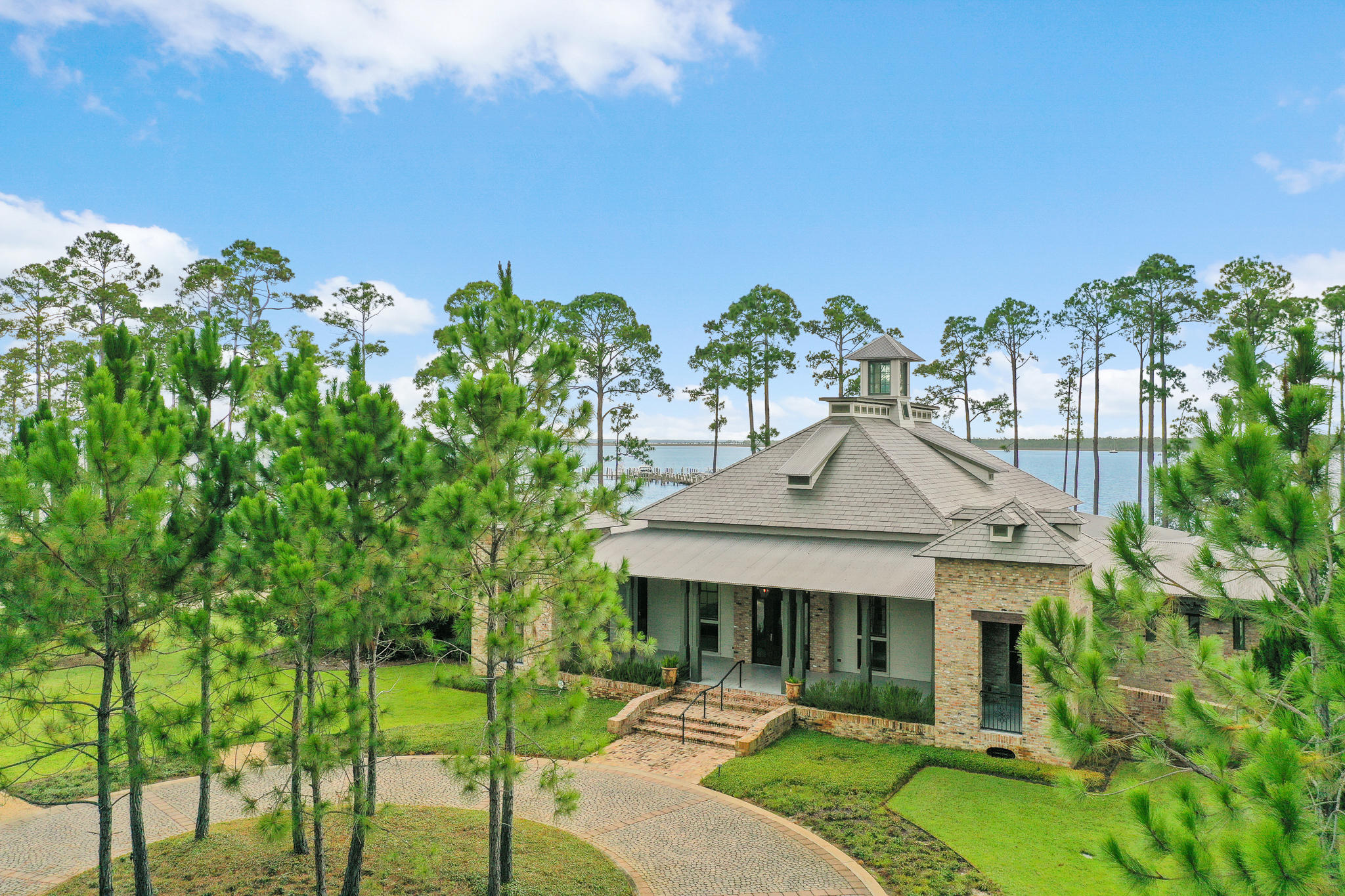 CHURCHILL OAKS - Land