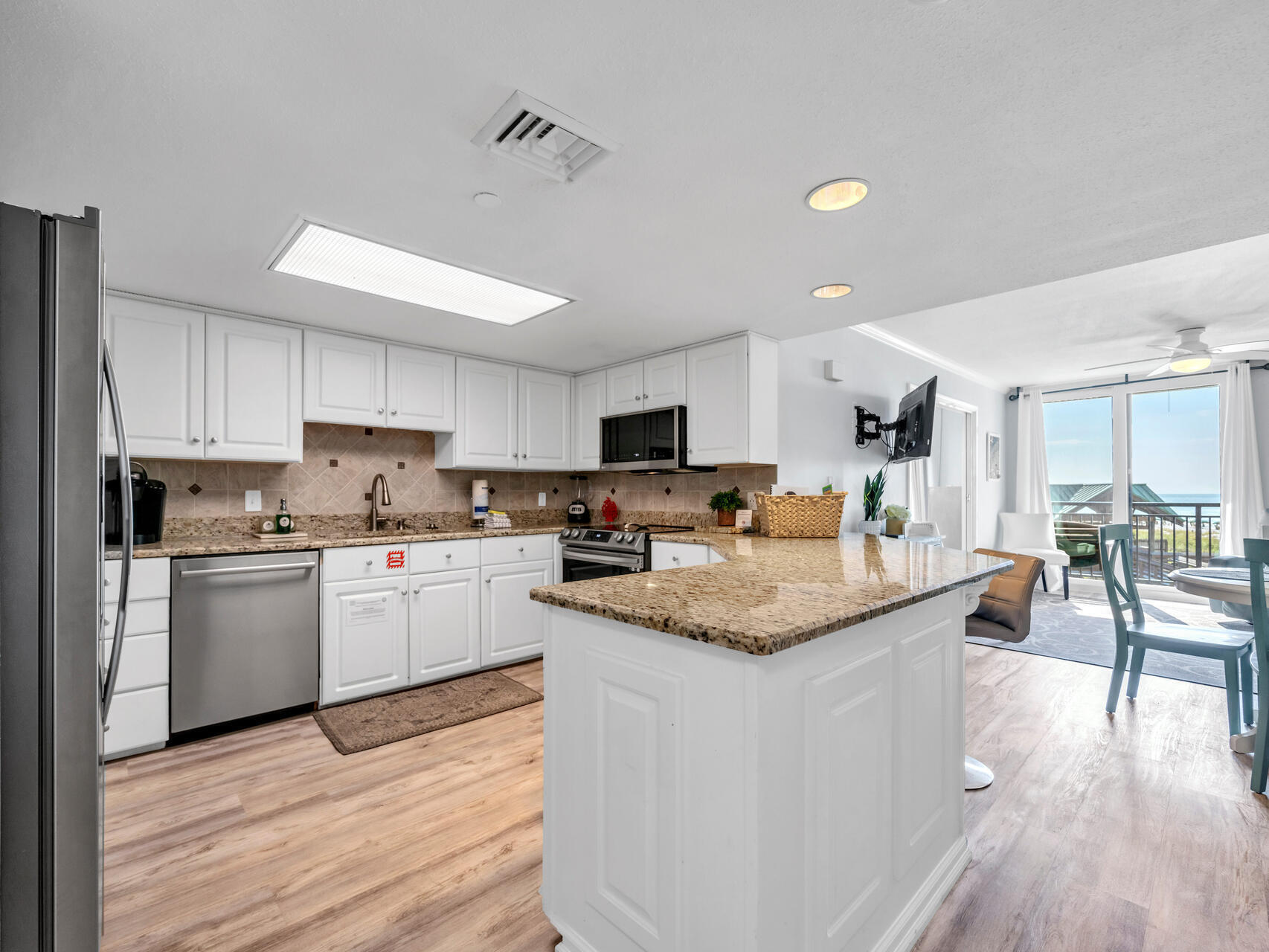 NAUTILUS CONDO - Residential