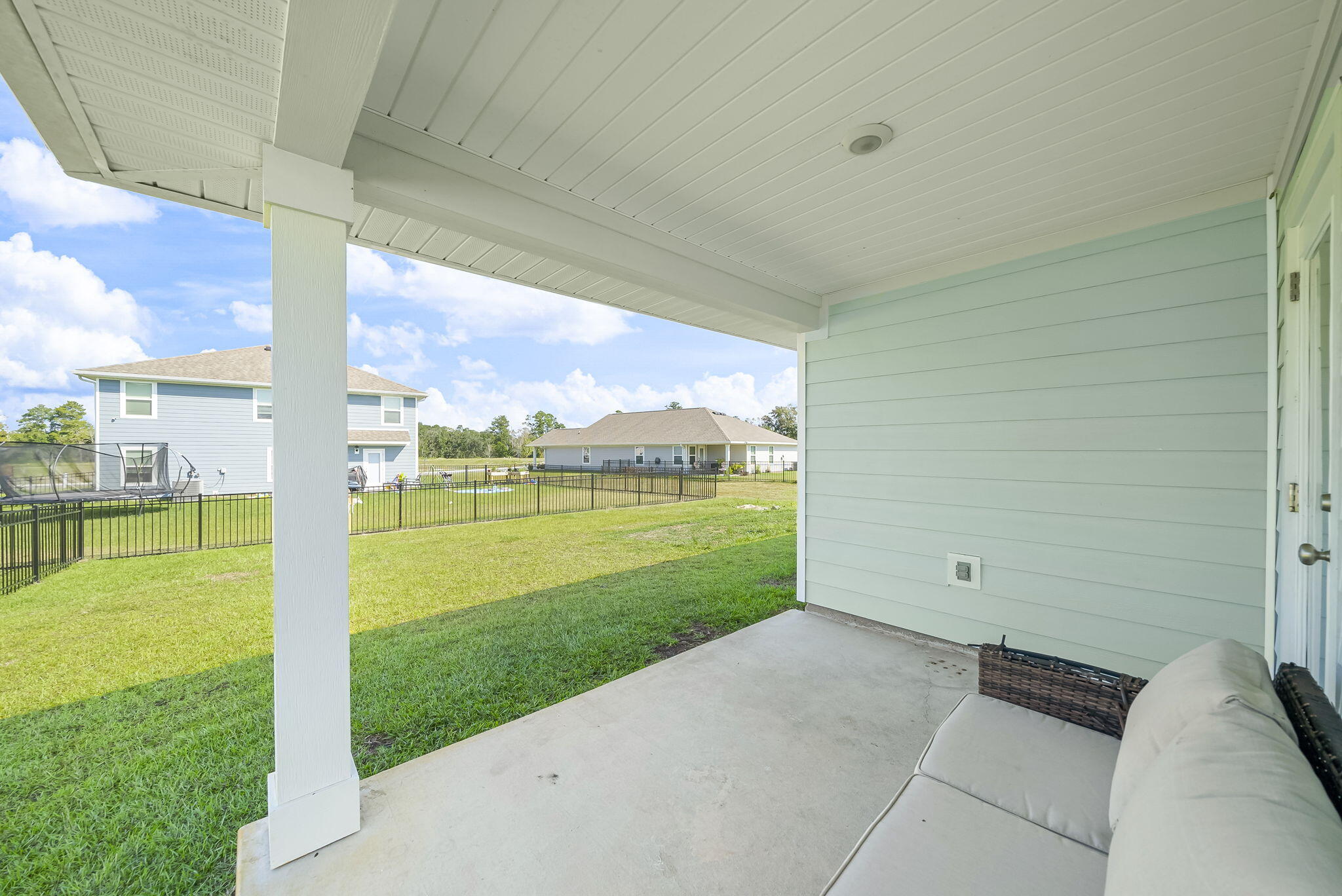 RIVERWALK PH I - Residential Lease