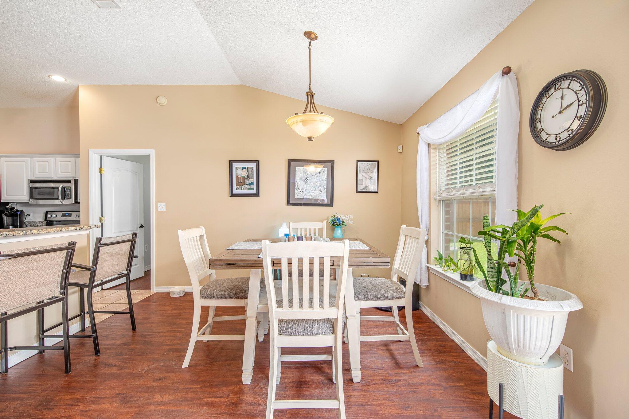 ASHTON WOODS - Residential