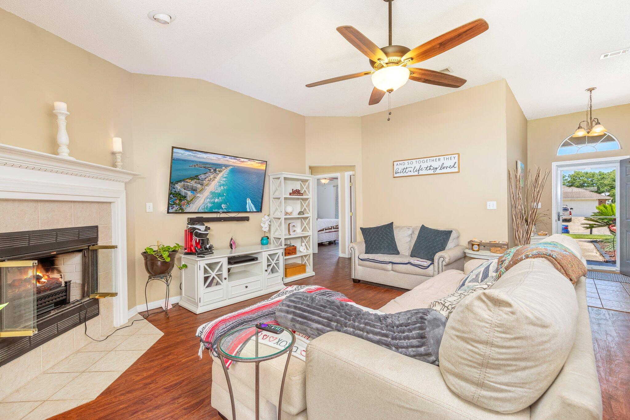 ASHTON WOODS - Residential