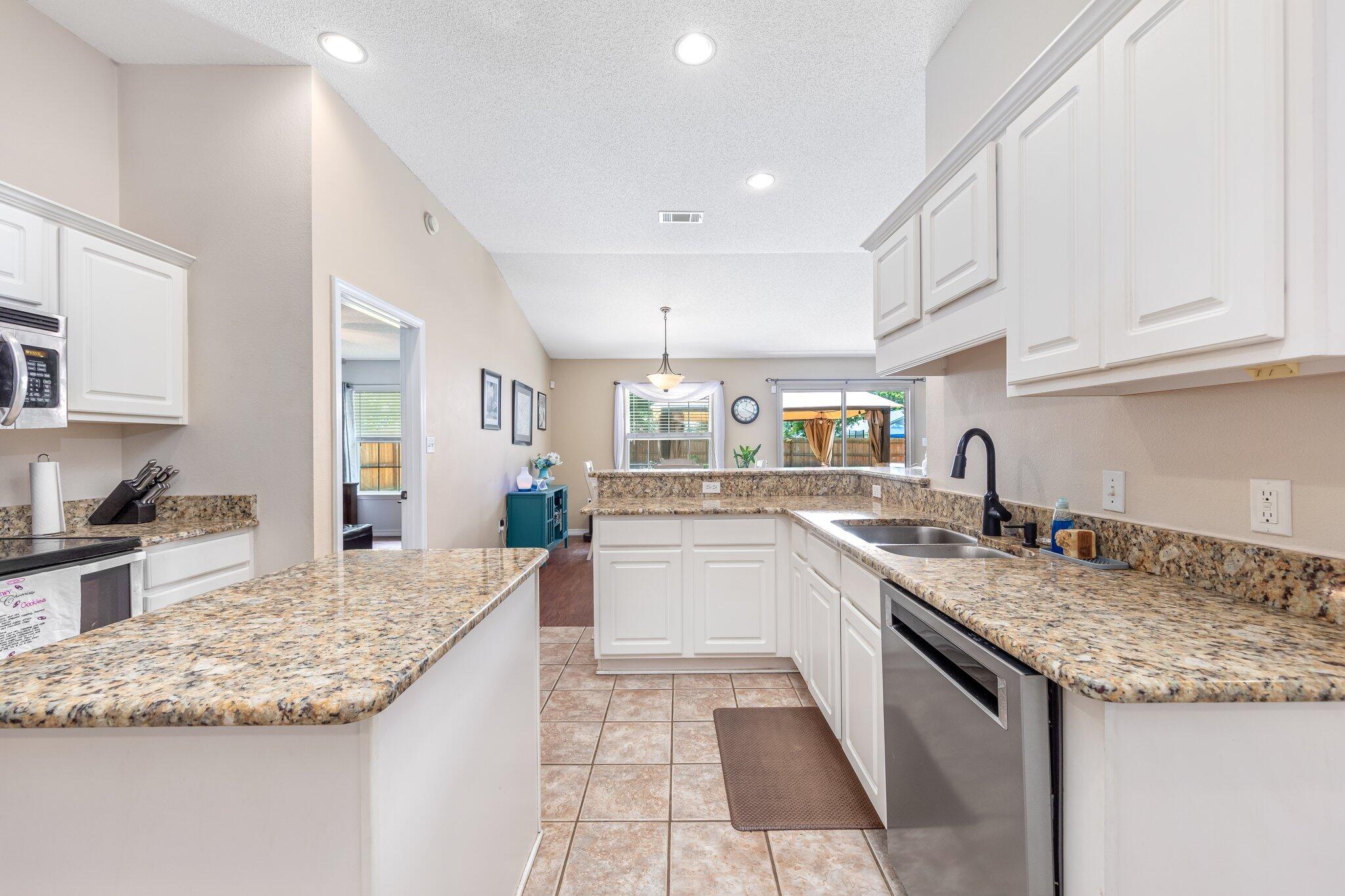 ASHTON WOODS - Residential