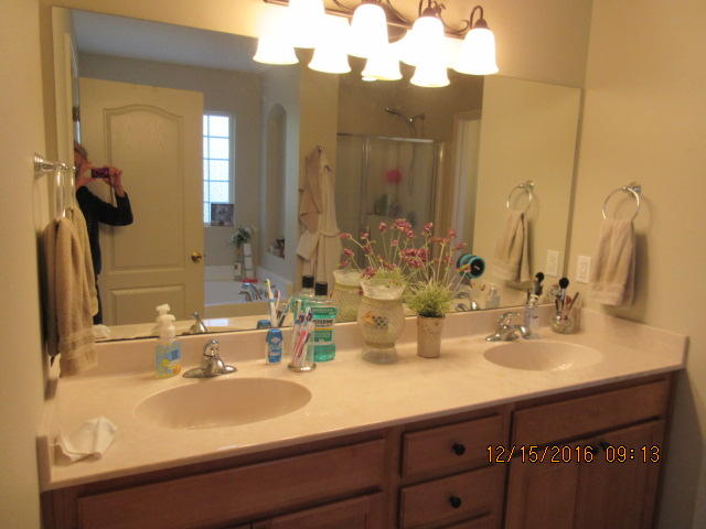 ELLIOTTS POINT RESUB - Residential Lease