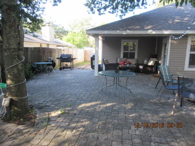 ELLIOTTS POINT RESUB - Residential Lease