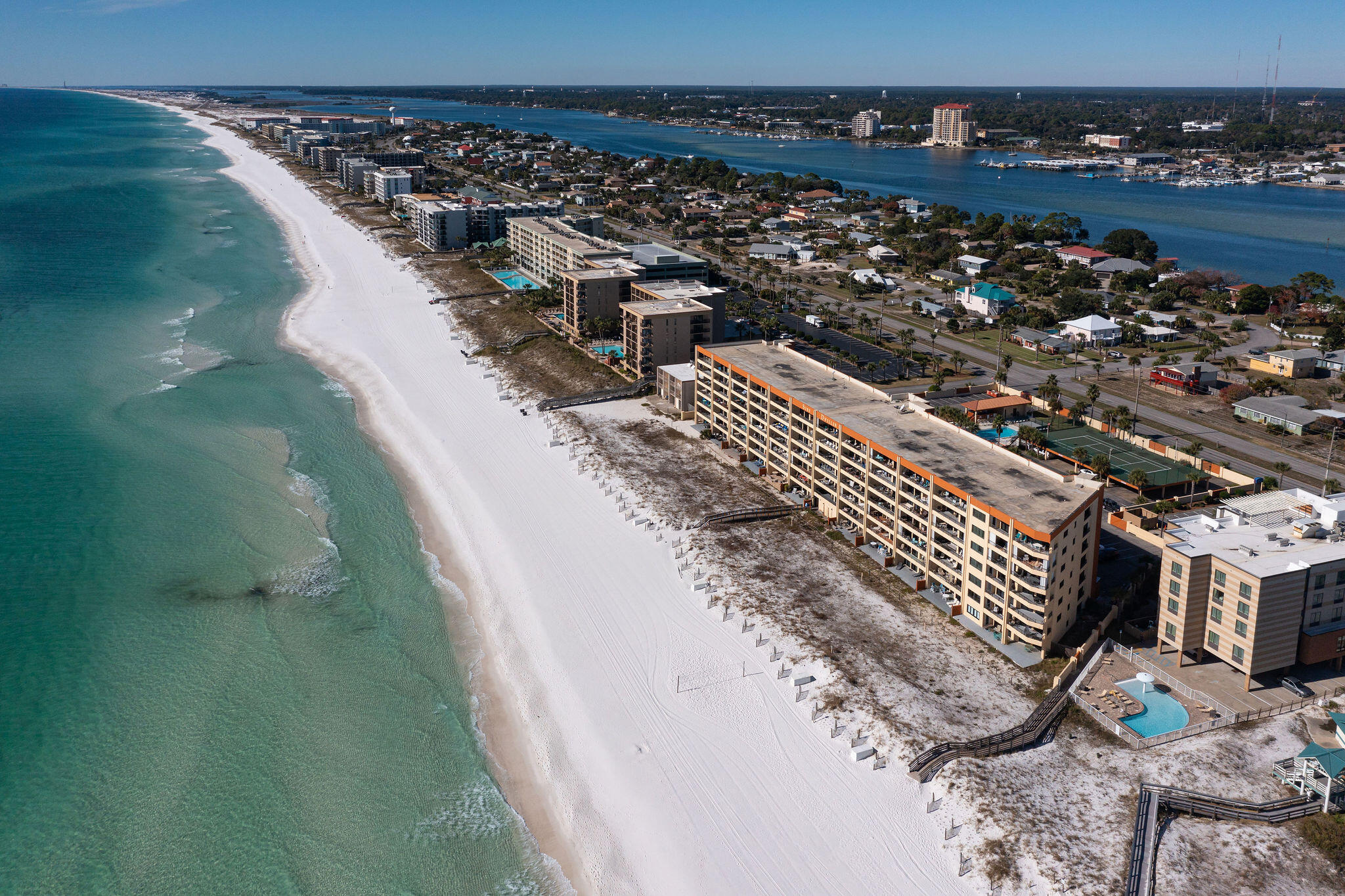 SURF DWELLER CONDOMINIUMS - Residential