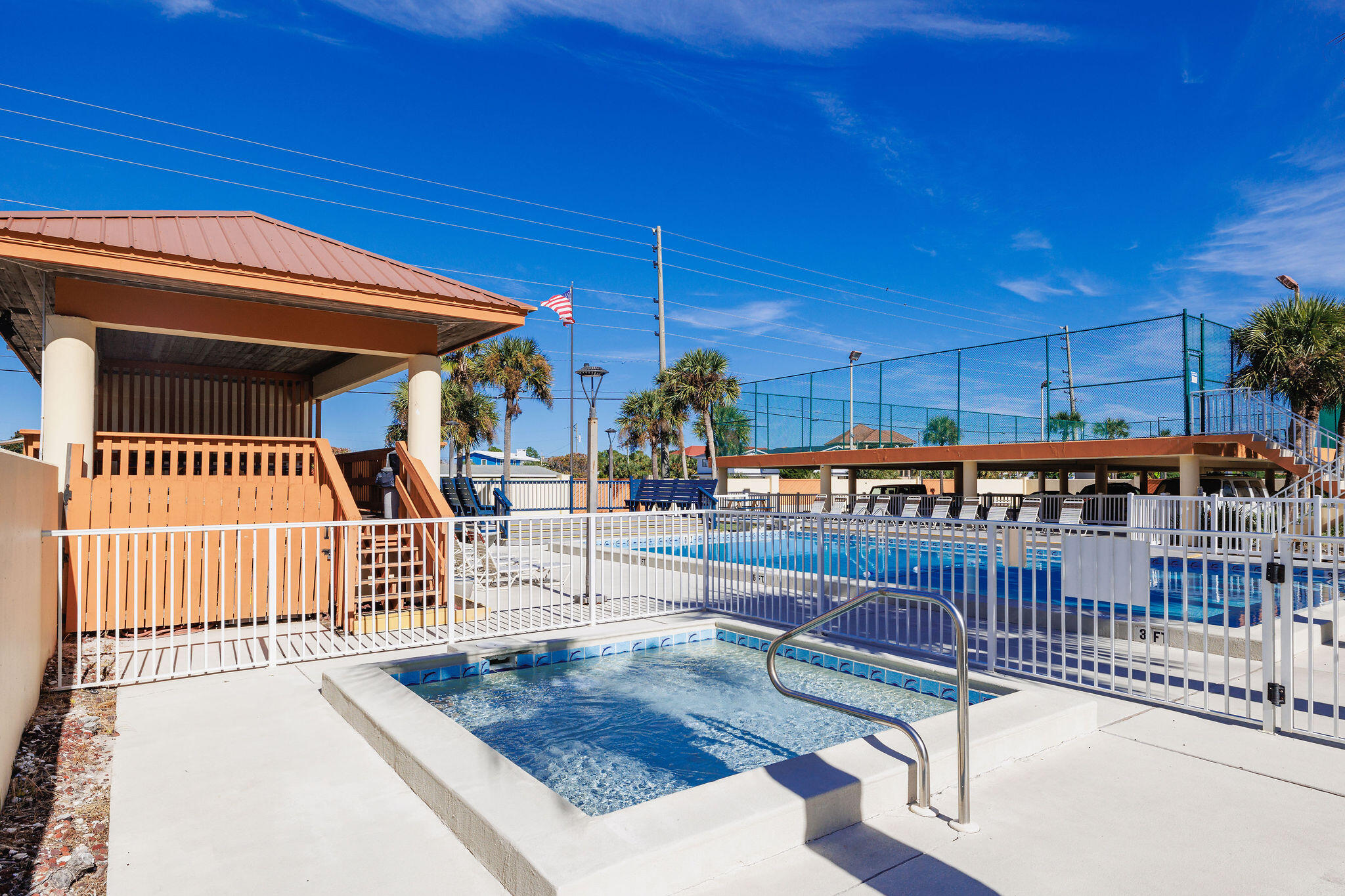 SURF DWELLER CONDOMINIUMS - Residential