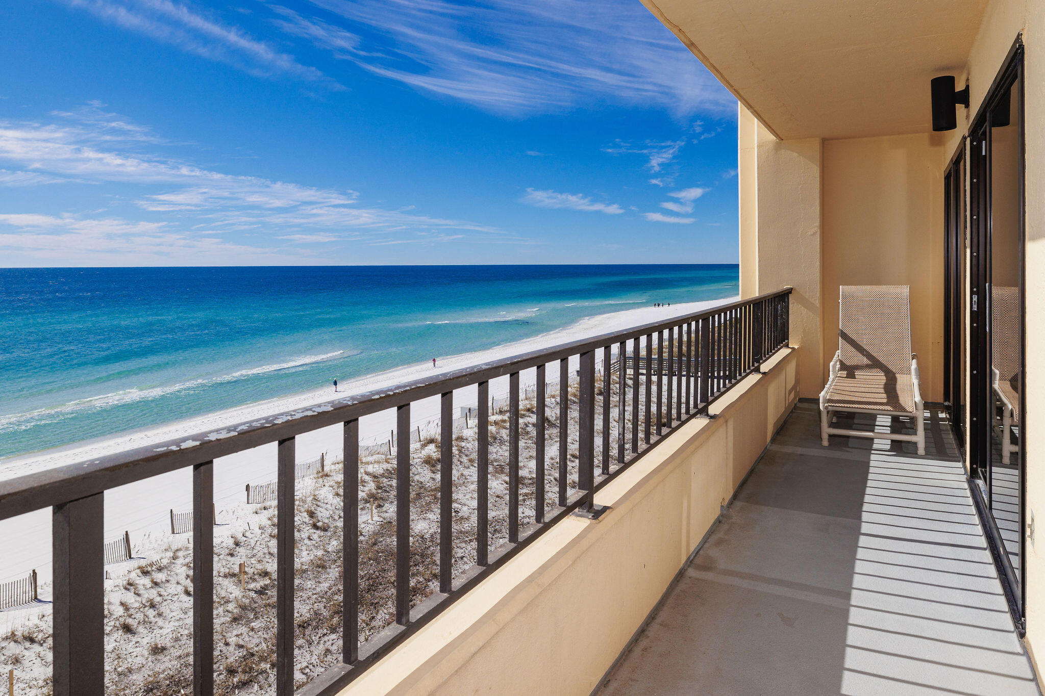 SURF DWELLER CONDOMINIUMS - Residential