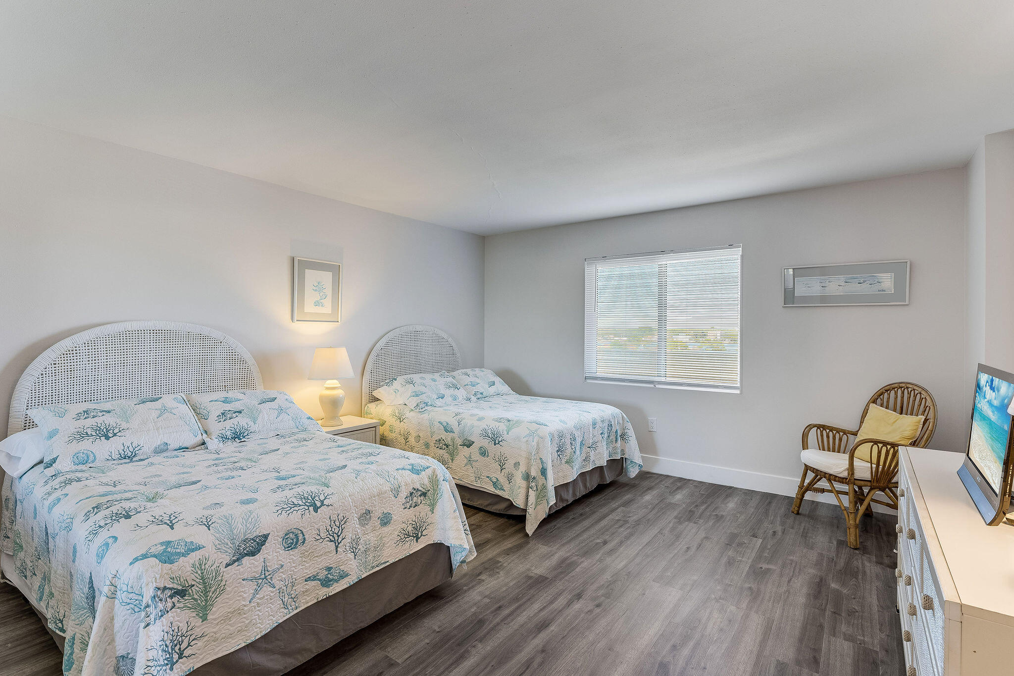 SURF DWELLER CONDOMINIUMS - Residential