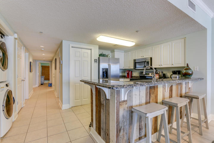 MAJESTIC BEACH TOWERS I - Residential