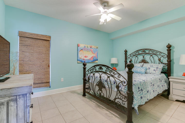 MAJESTIC BEACH TOWERS I - Residential