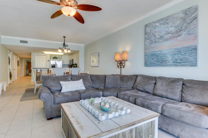 MAJESTIC BEACH TOWERS I - Residential