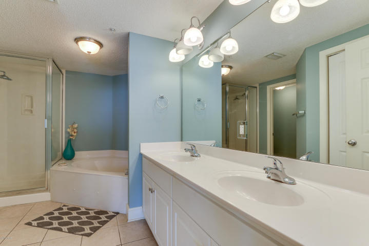 MAJESTIC BEACH TOWERS I - Residential