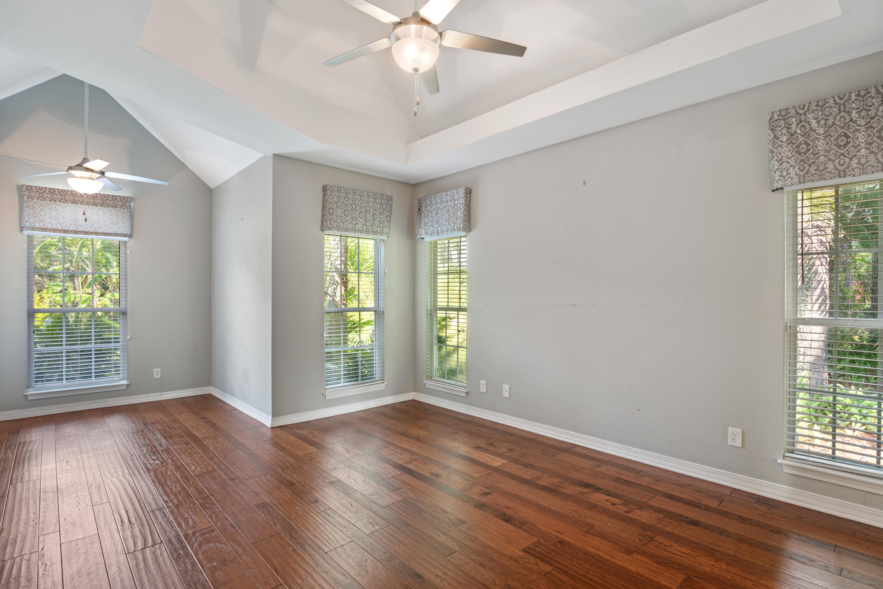 HOLIDAY SHORES ESTATES - Residential