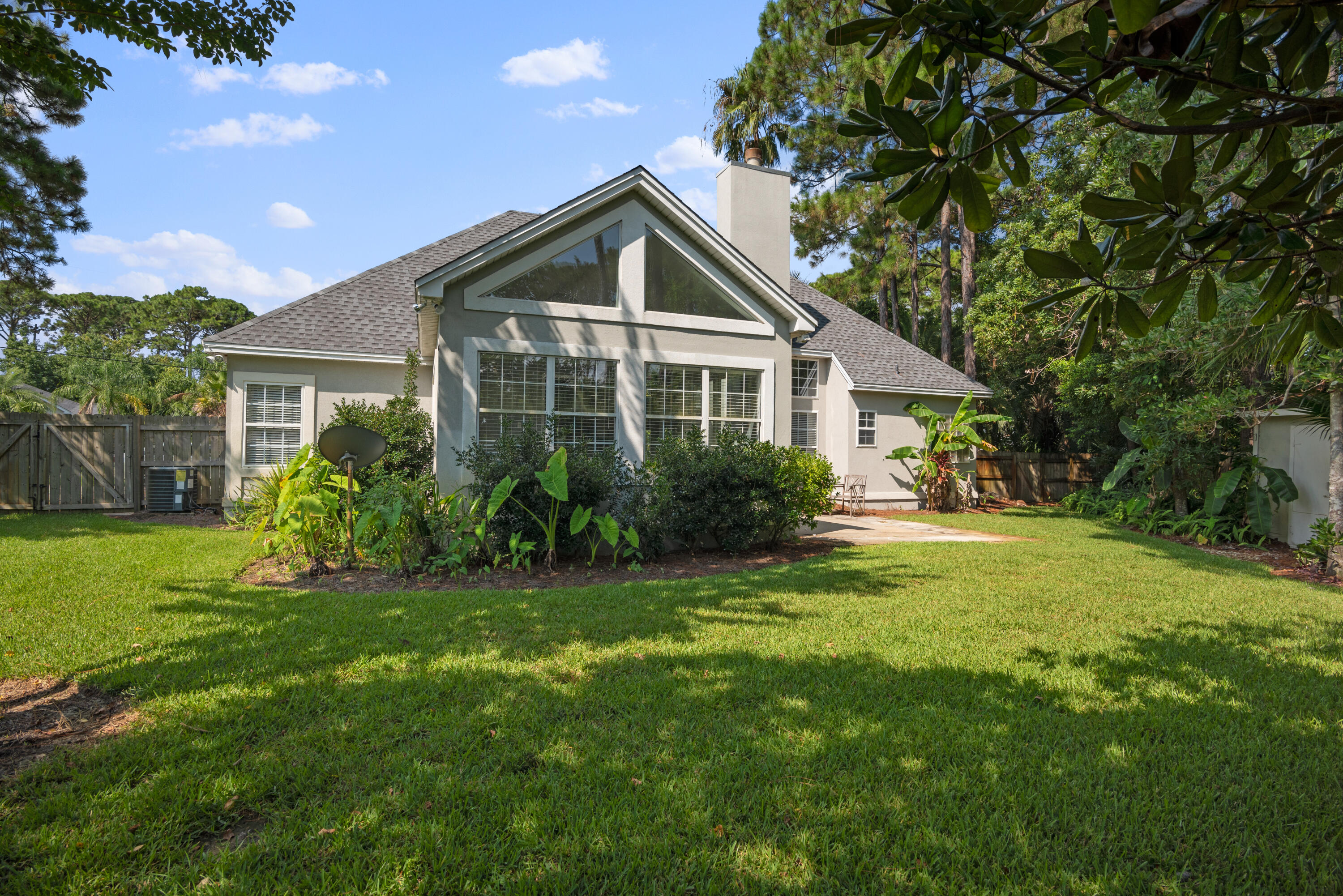 HOLIDAY SHORES ESTATES - Residential