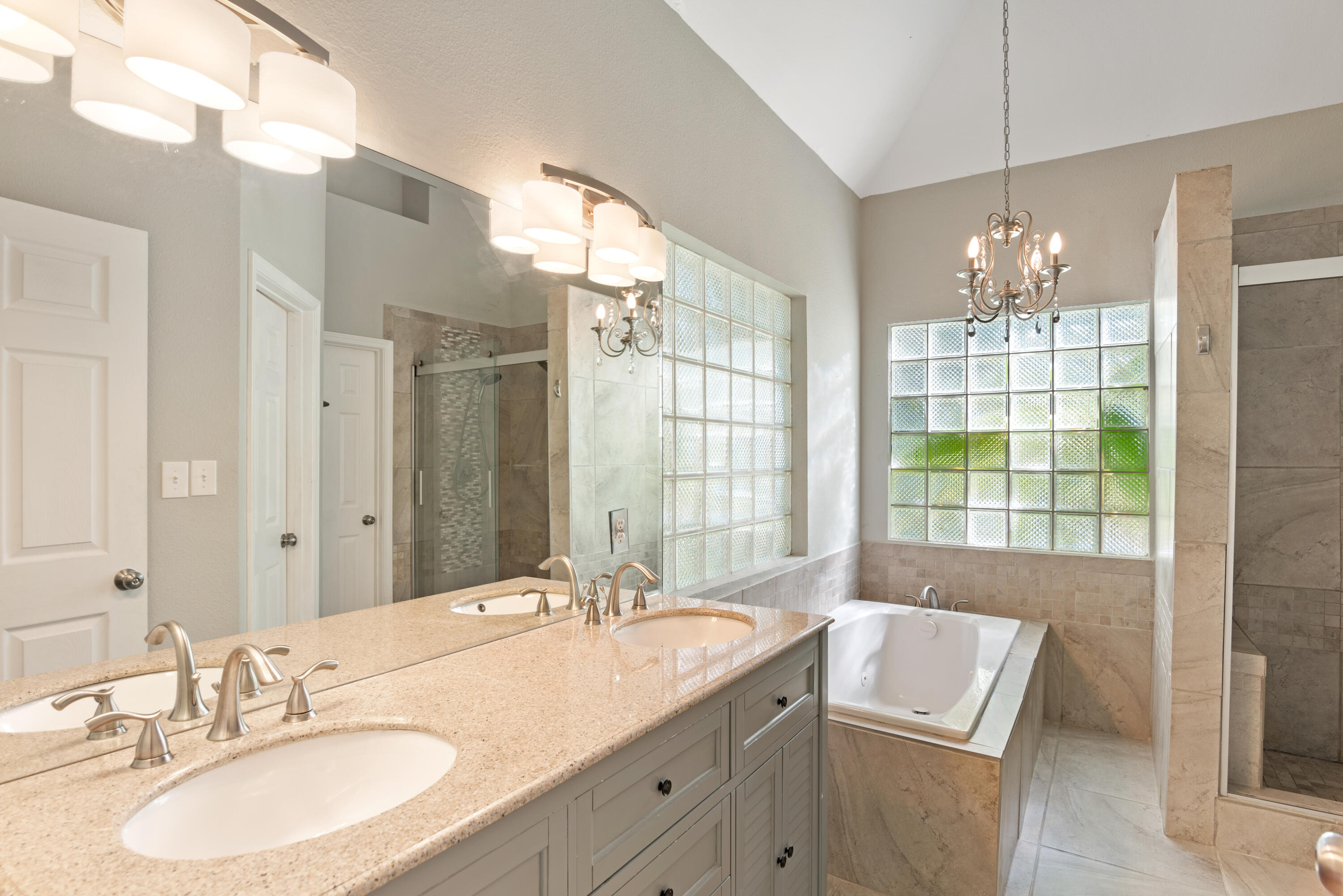 HOLIDAY SHORES ESTATES - Residential