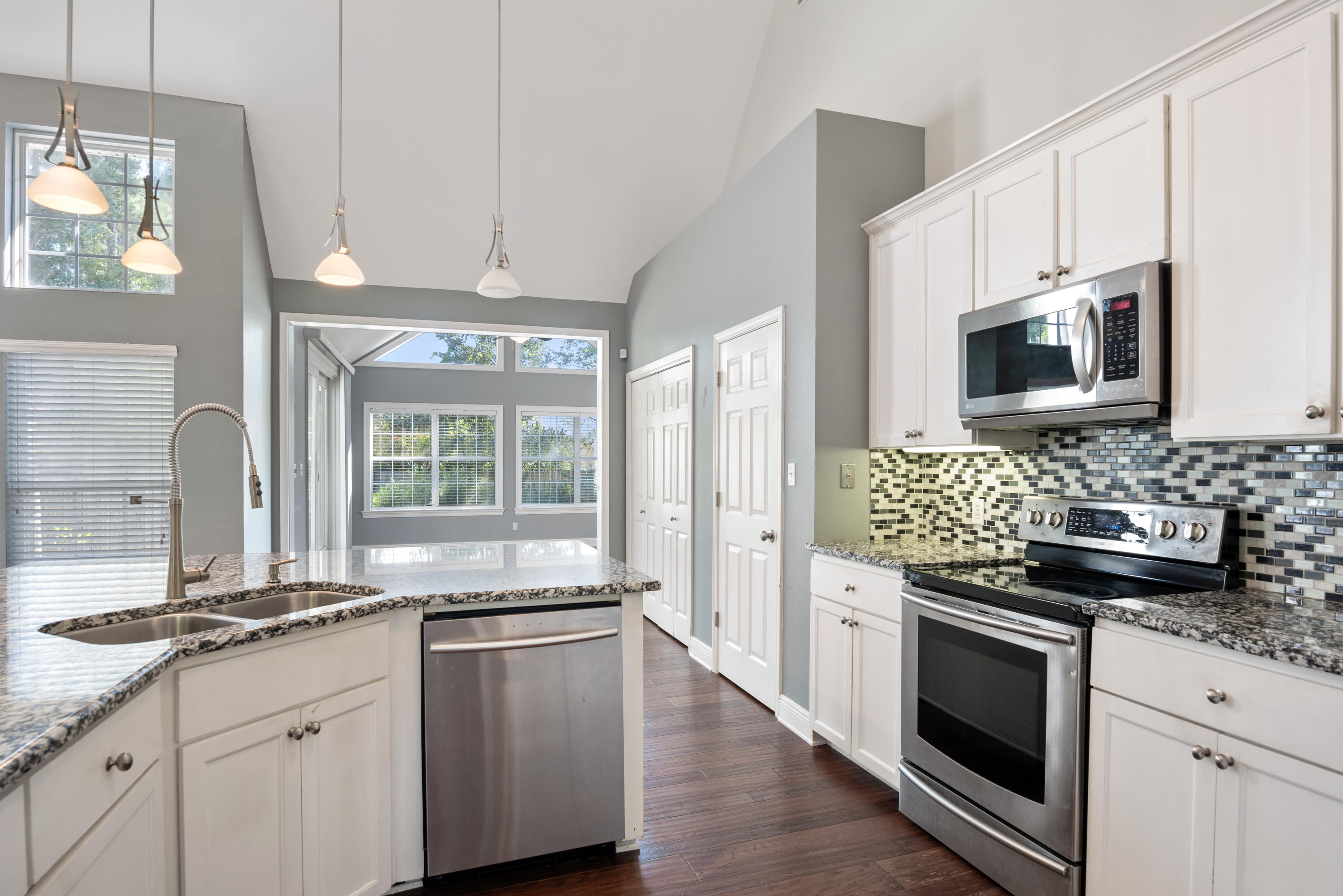 HOLIDAY SHORES ESTATES - Residential