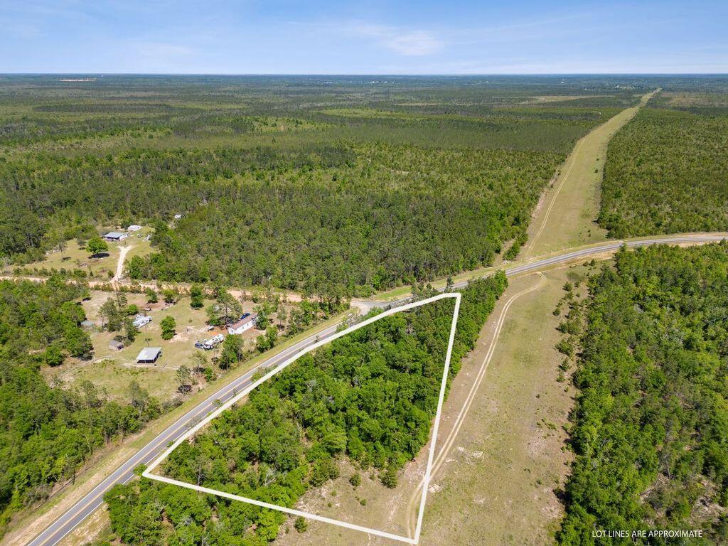 NO RECORDED SUBDIVISION - Land