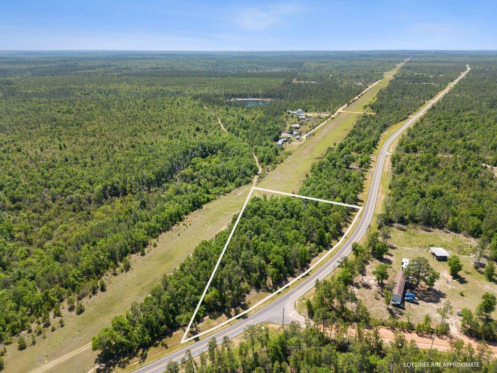 NO RECORDED SUBDIVISION - Land