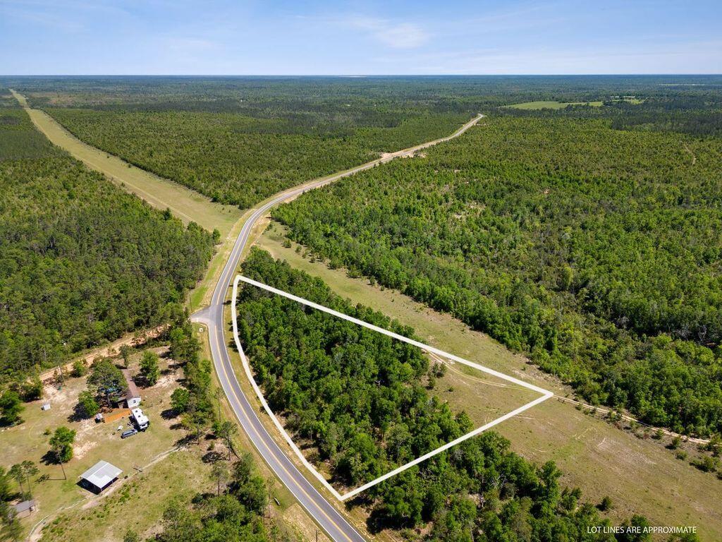 NO RECORDED SUBDIVISION - Land