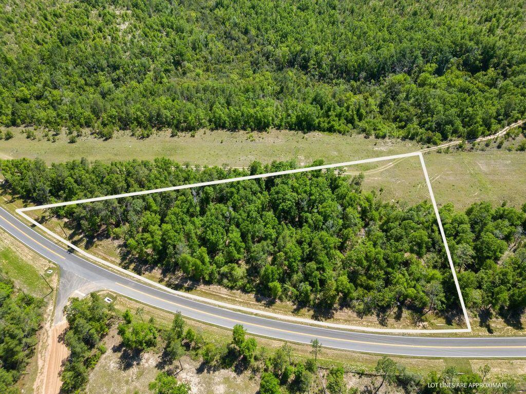 NO RECORDED SUBDIVISION - Land