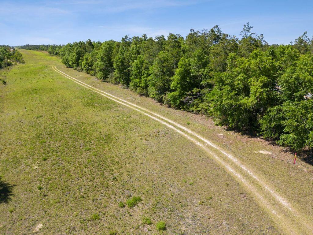 NO RECORDED SUBDIVISION - Land