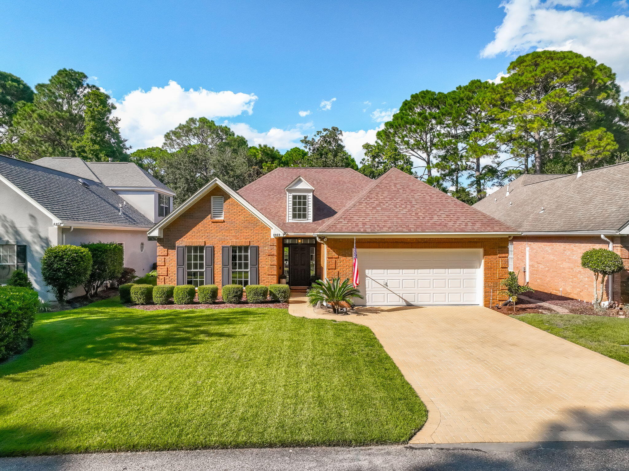 TURNBERRY PLACE - Residential