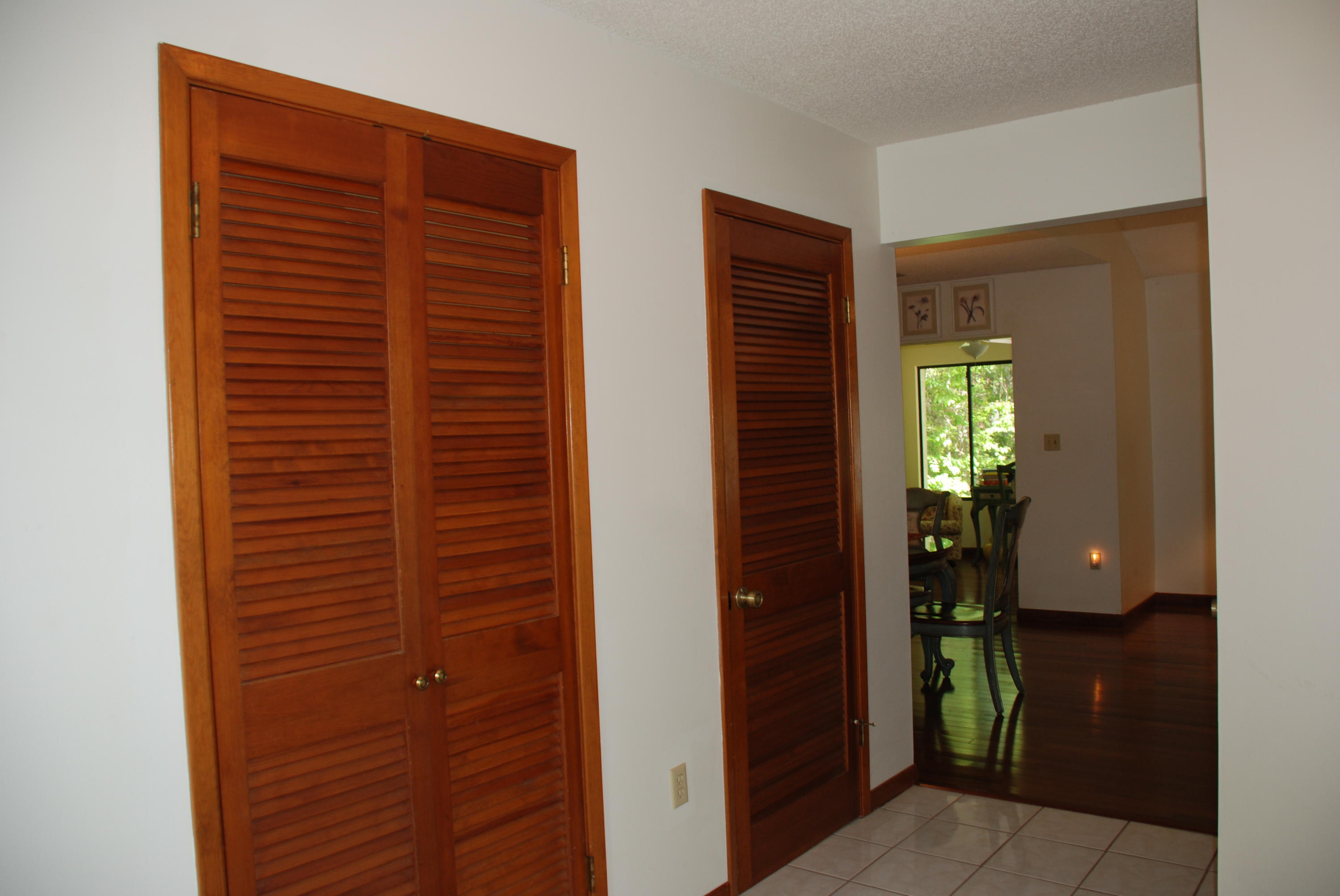 ROYAL OAK VILLAS BLUEWATER BAY - Residential Lease