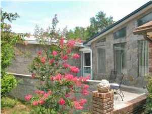 DONLABROOK GARDYNS - Residential Lease