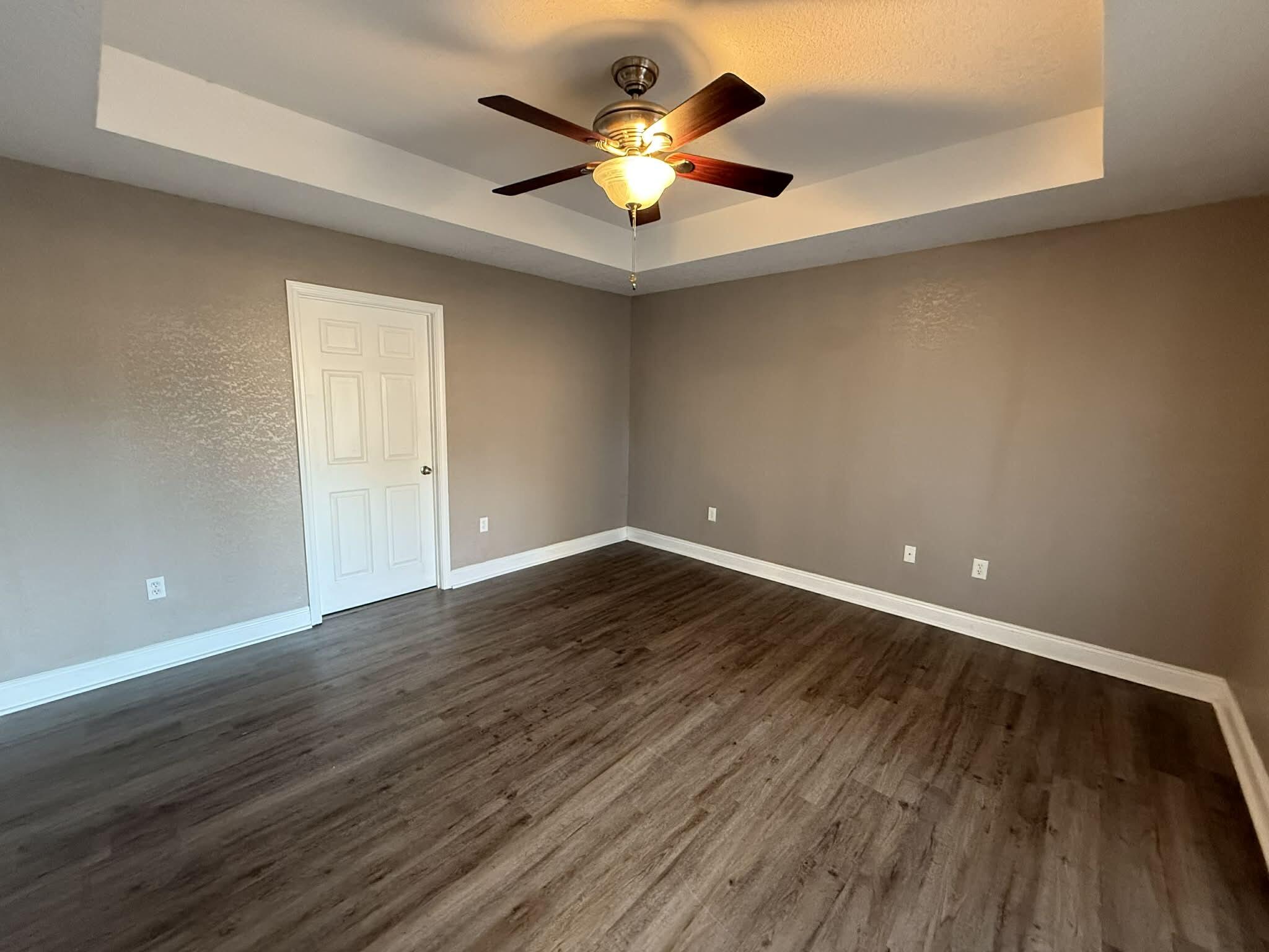 WHITE OAK ESTATES - Residential Lease