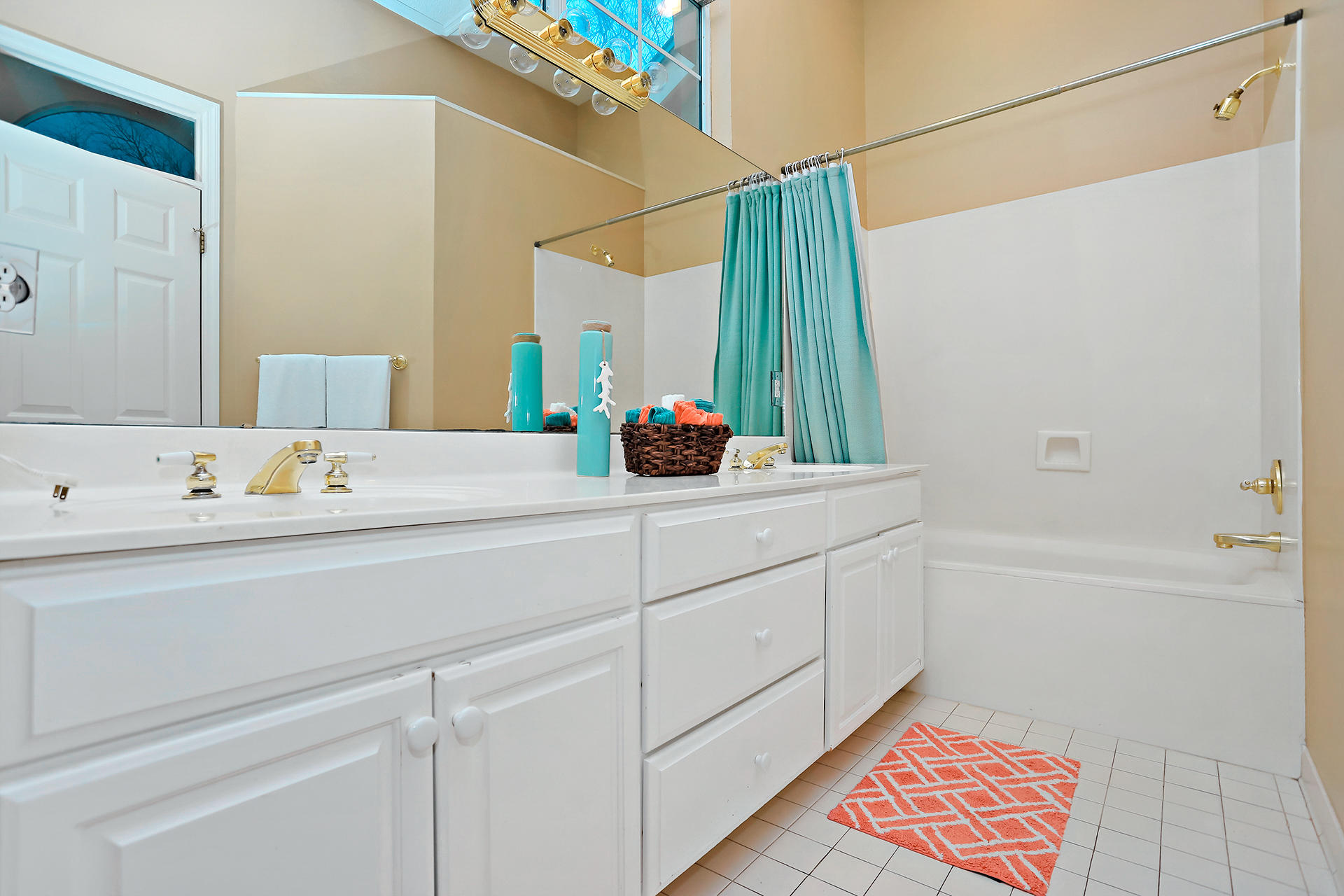 NORTH SHORE T/H - Residential