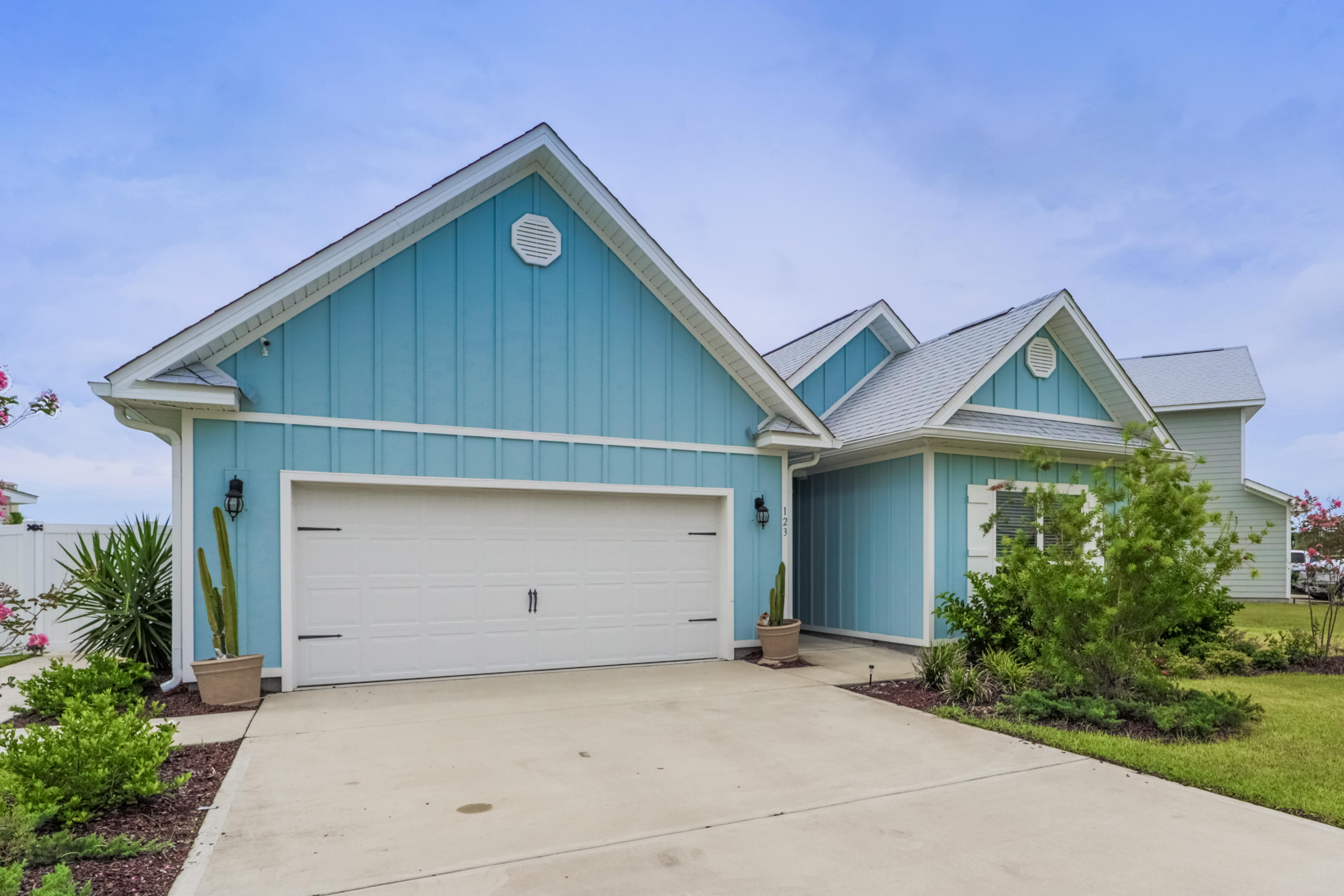 MOONRAKER SHORES - Residential Lease