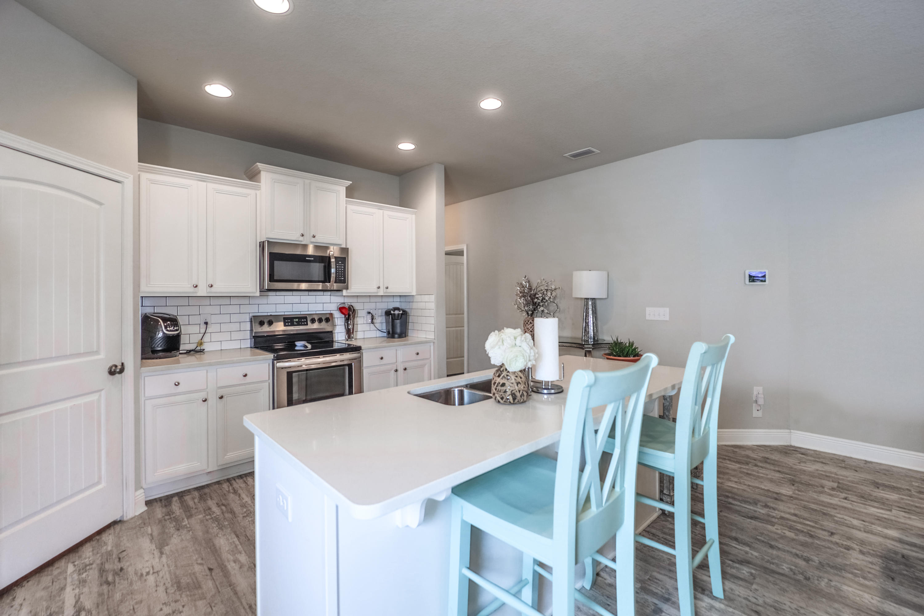 MOONRAKER SHORES - Residential Lease