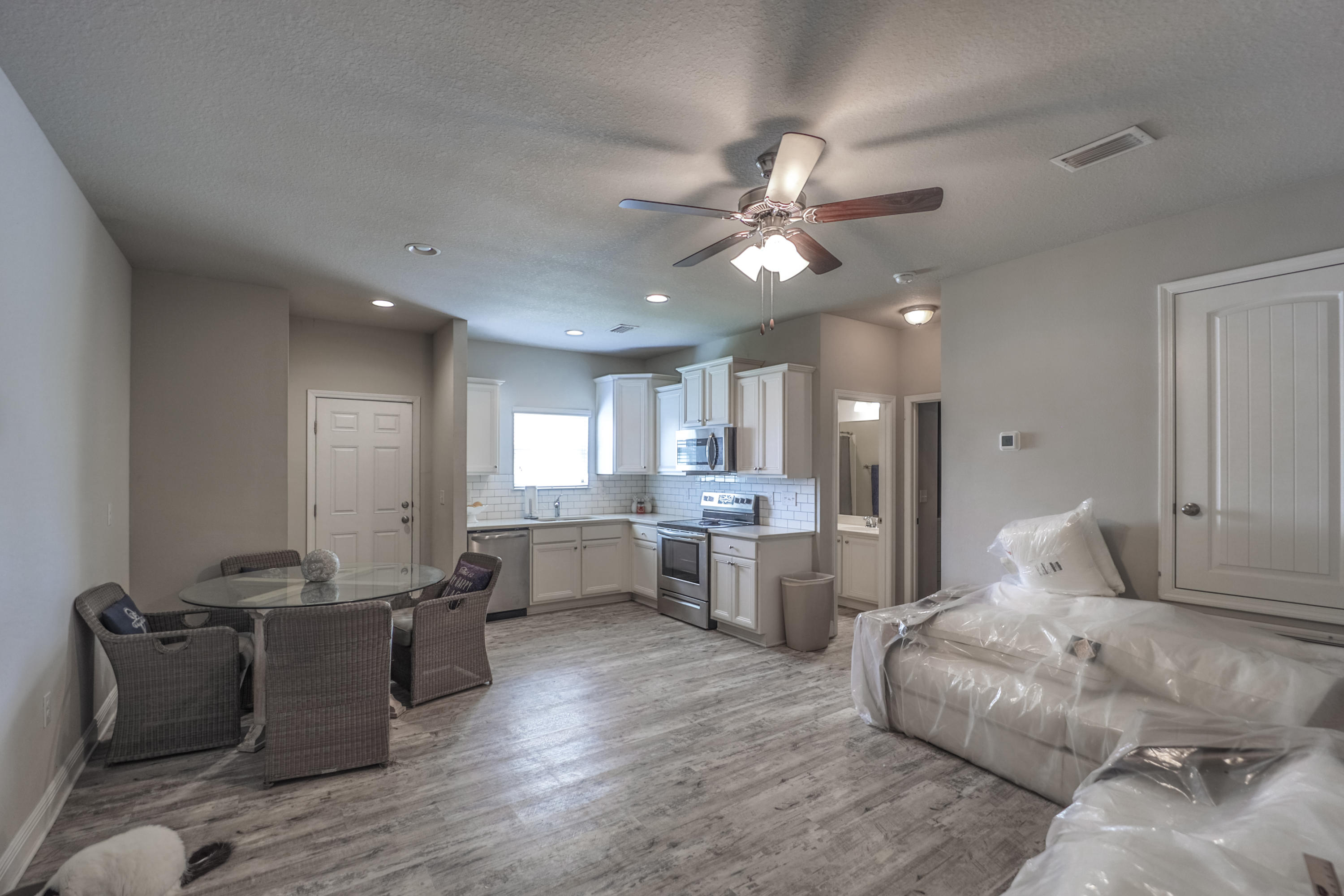 MOONRAKER SHORES - Residential Lease