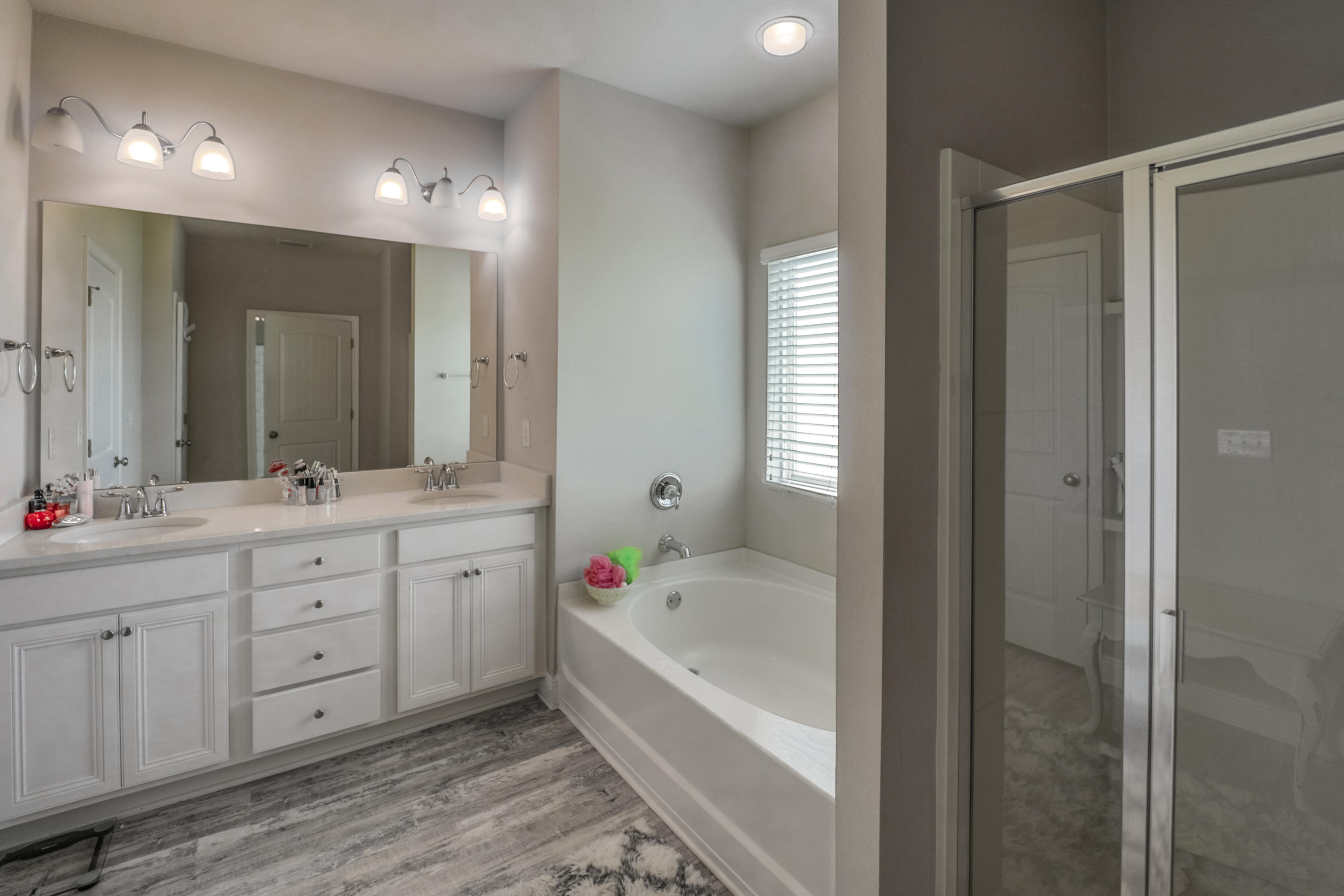 MOONRAKER SHORES - Residential Lease