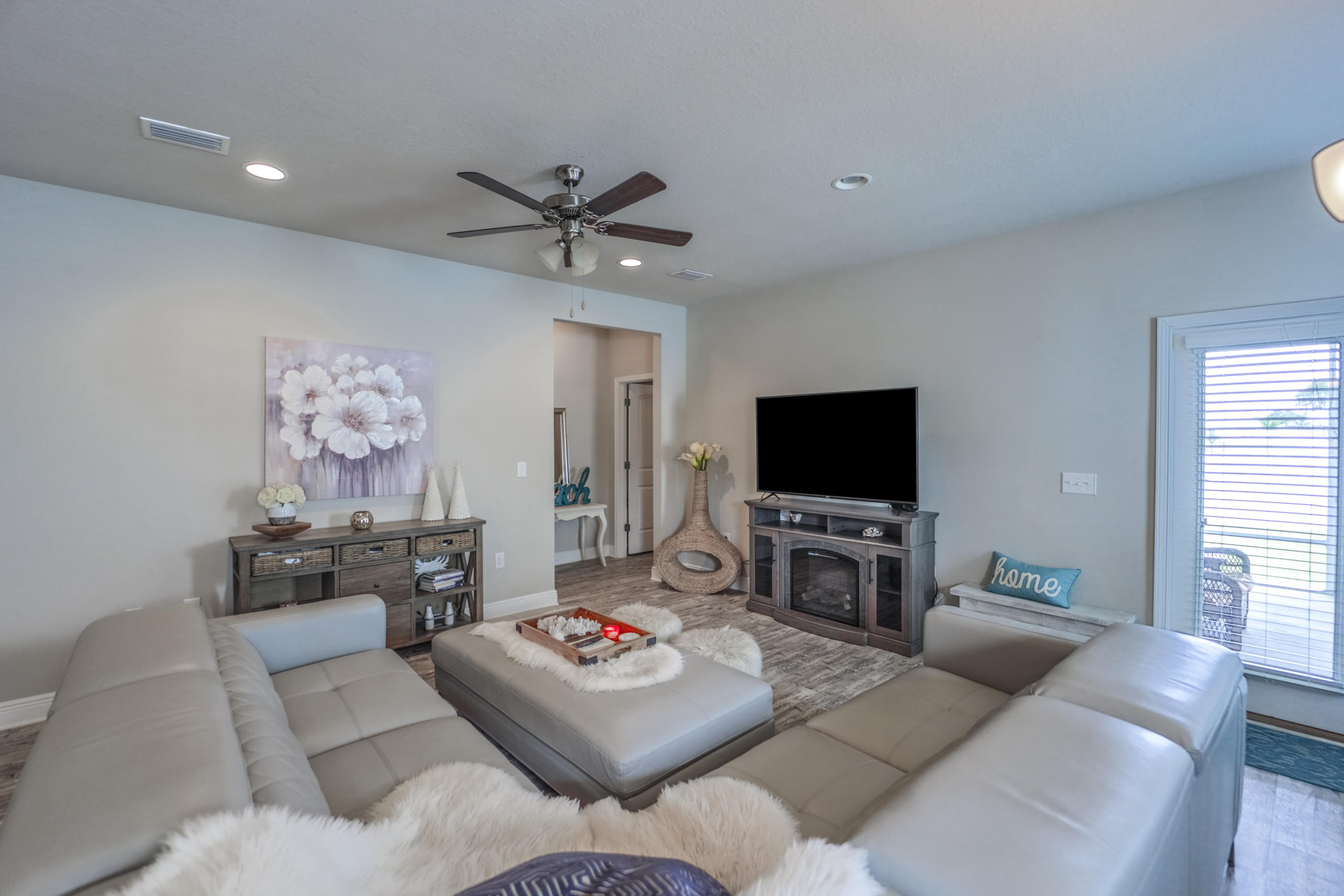 MOONRAKER SHORES - Residential Lease