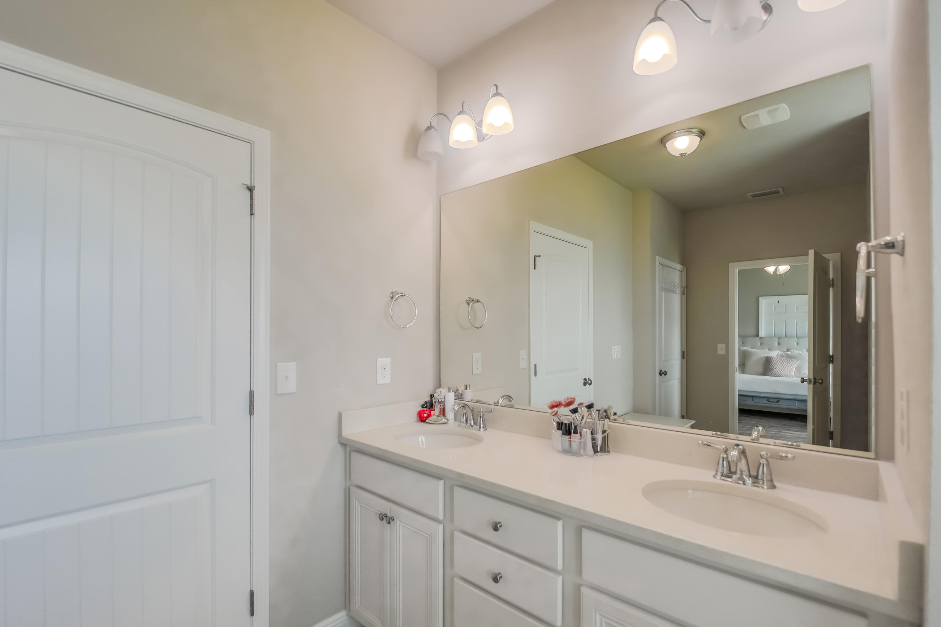 MOONRAKER SHORES - Residential Lease