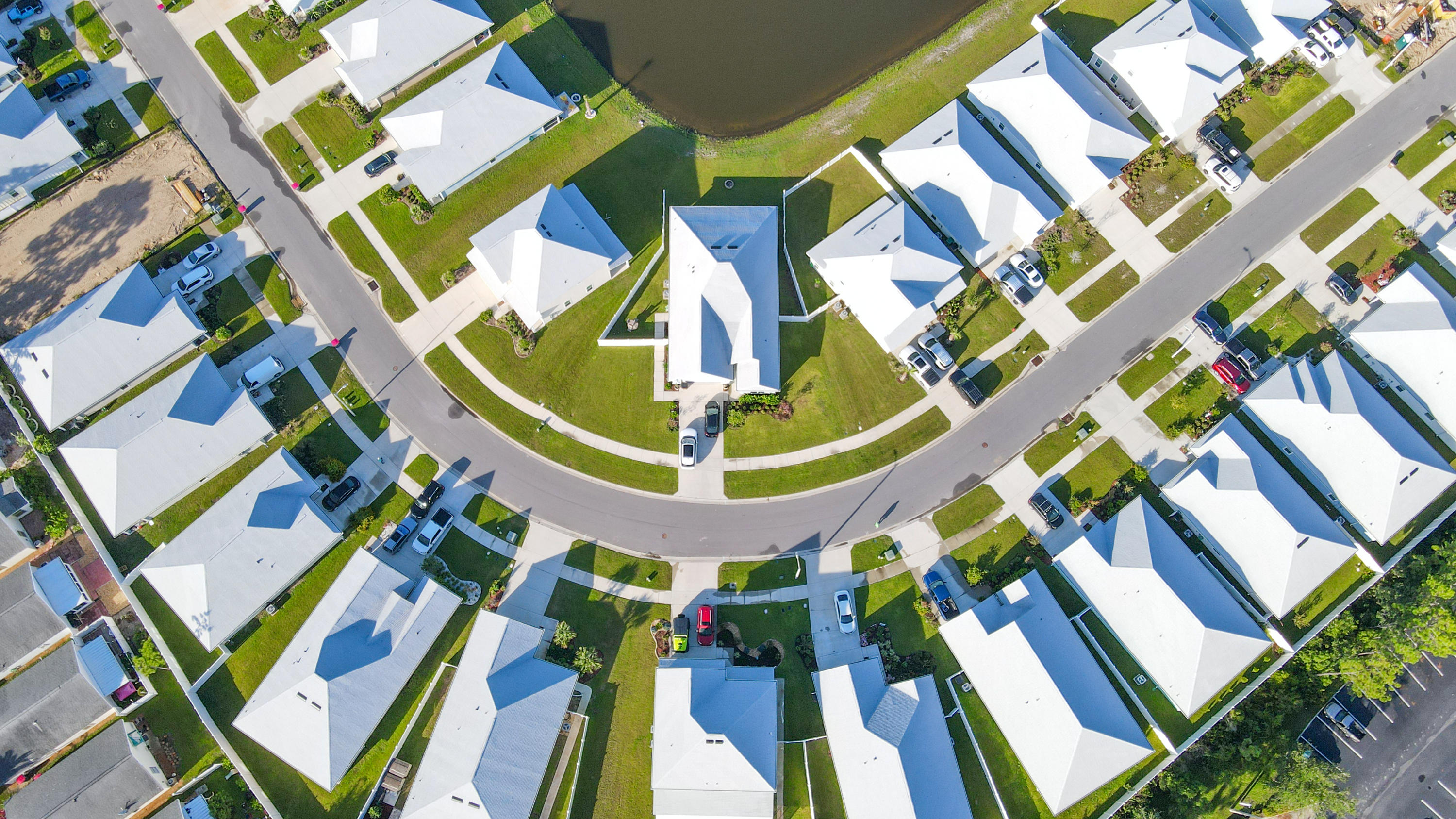 MOONRAKER SHORES - Residential Lease